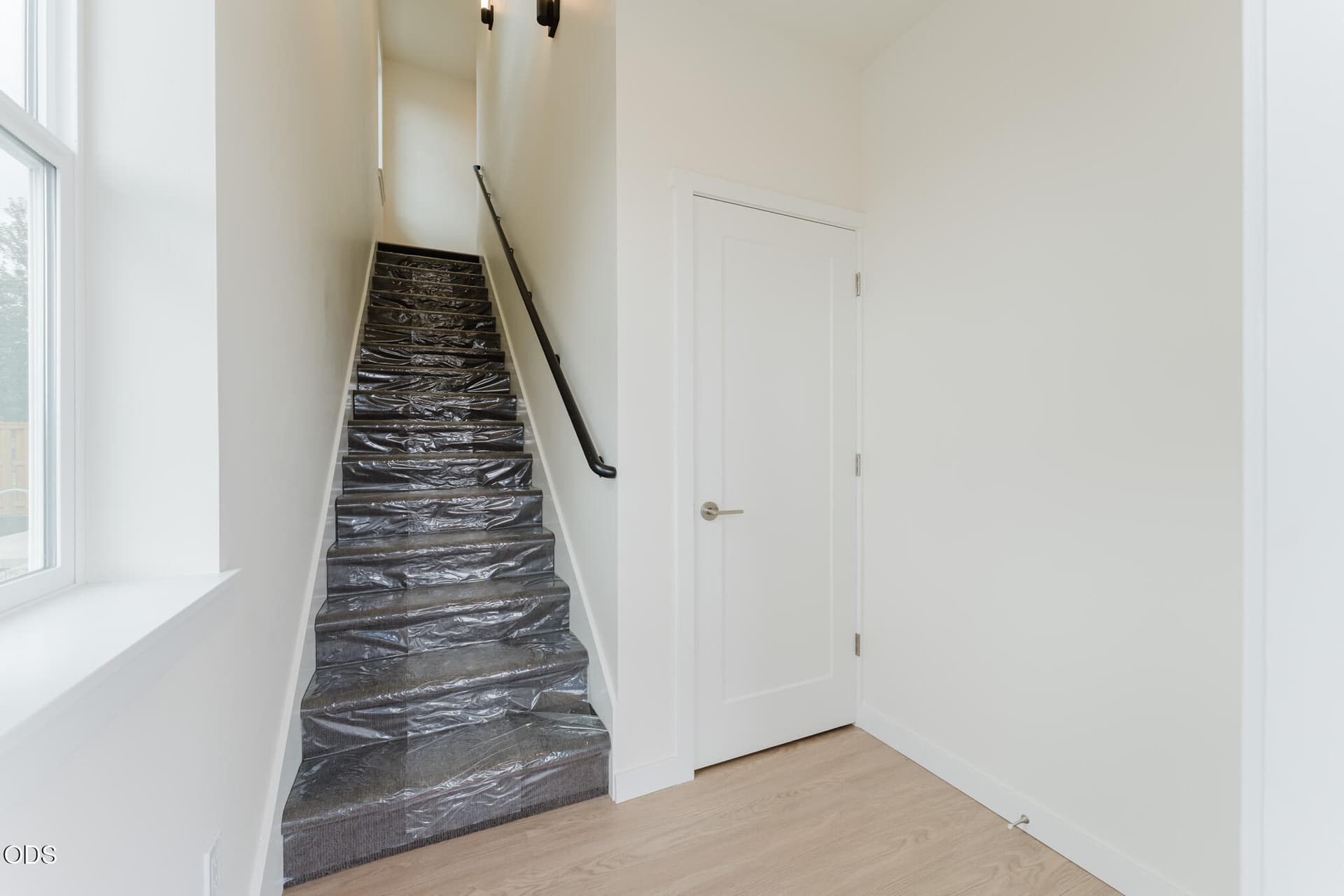 14. Photo 3 of 27, 167 NW 17th Street Unit 200, Redmond, OR 97756