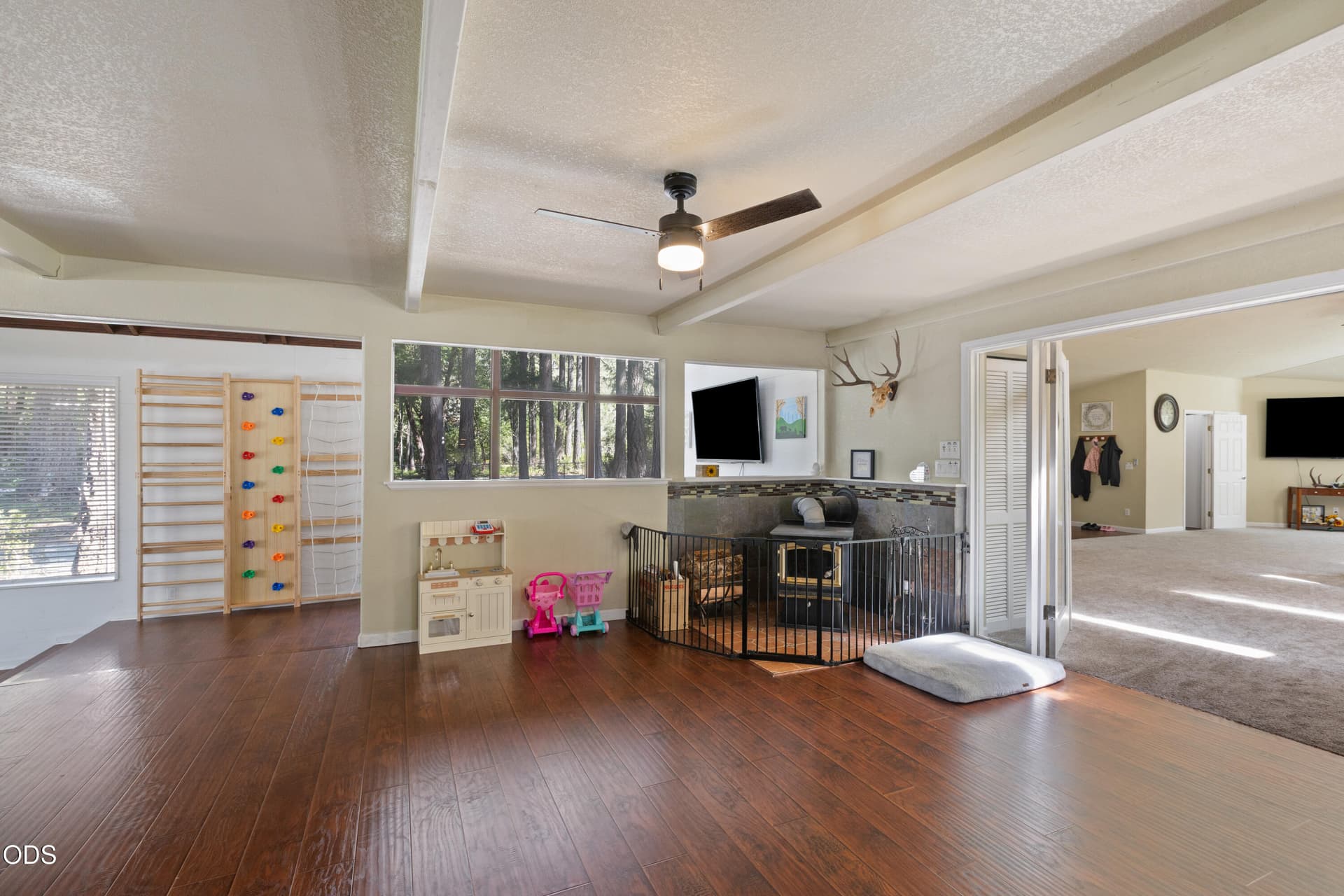 12-dining room-4. Photo 4 of 51, 1293 Starveout Creek Road, Azalea, OR 97410