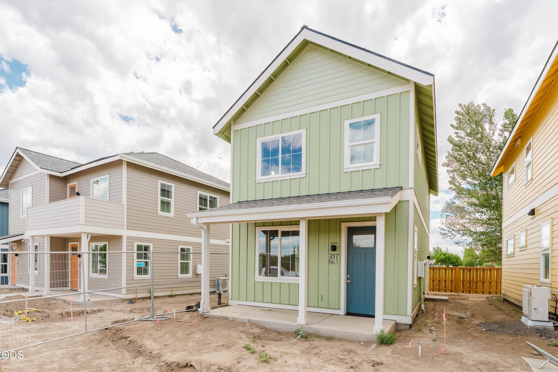 Antler Cottage Full Size-1. Photo 1 of 27, 317 NW 17th Street Unit 10, Redmond, OR 97756