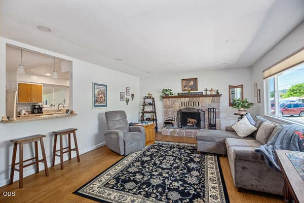 a liv room 2. Photo 4 of 33, 1429 NE Meier Drive, Grants Pass, OR 97526
