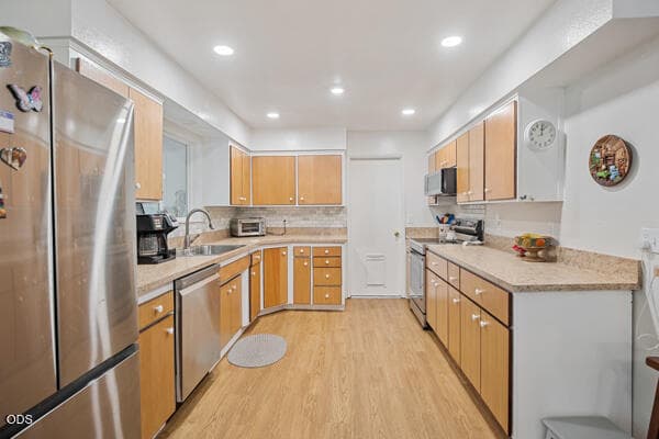 kitchen. Photo 5 of 33, 1429 NE Meier Drive, Grants Pass, OR 97526
