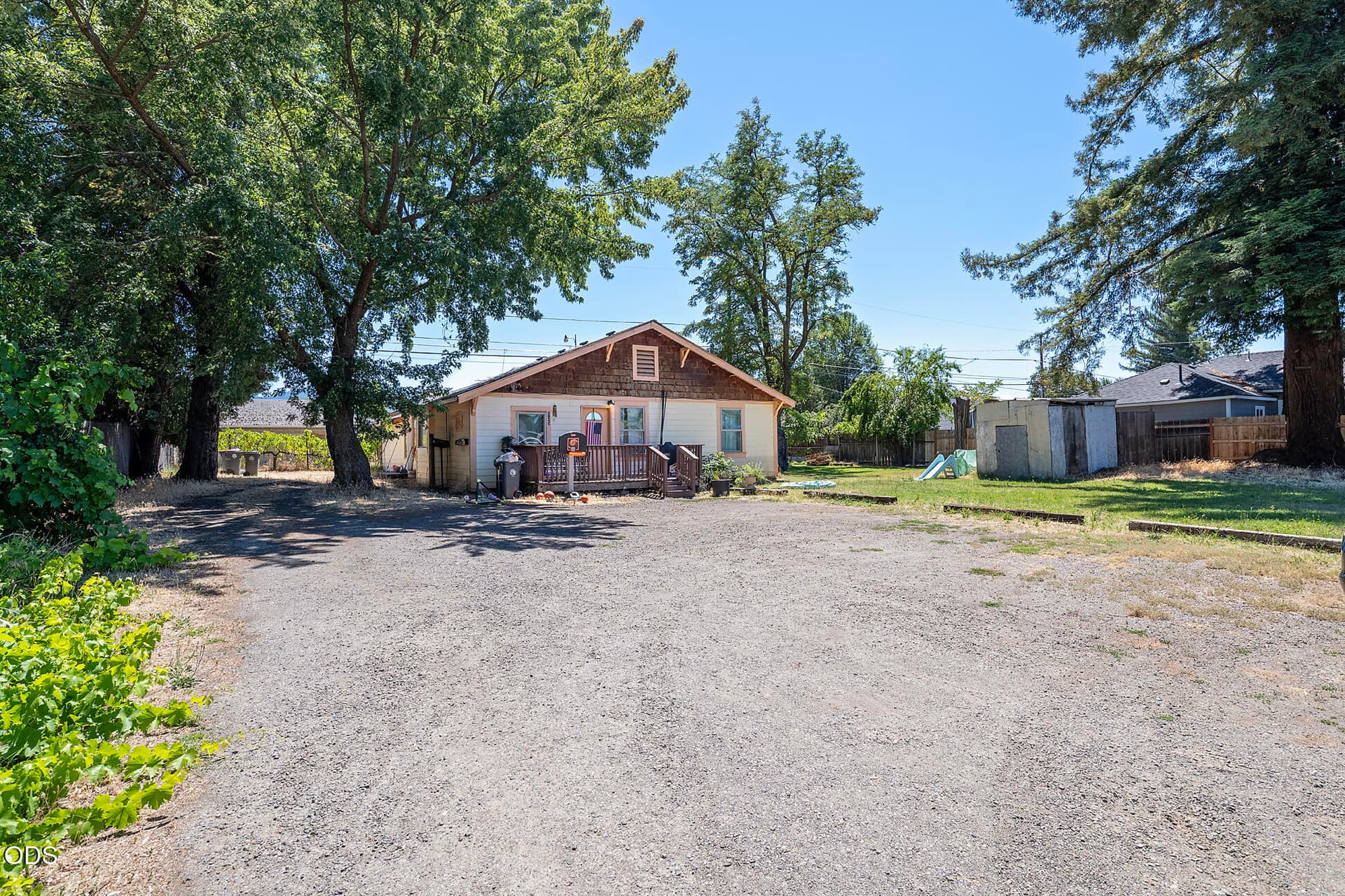 24-print-W 13th006 copy. Photo 1 of 27, 825 W 13th Street, Medford, OR 97501