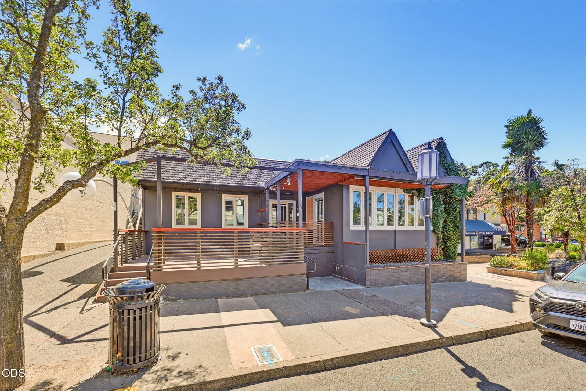 ApxEM00001. Photo 1 of 28, 120 E Main Street, Ashland, OR 97520
