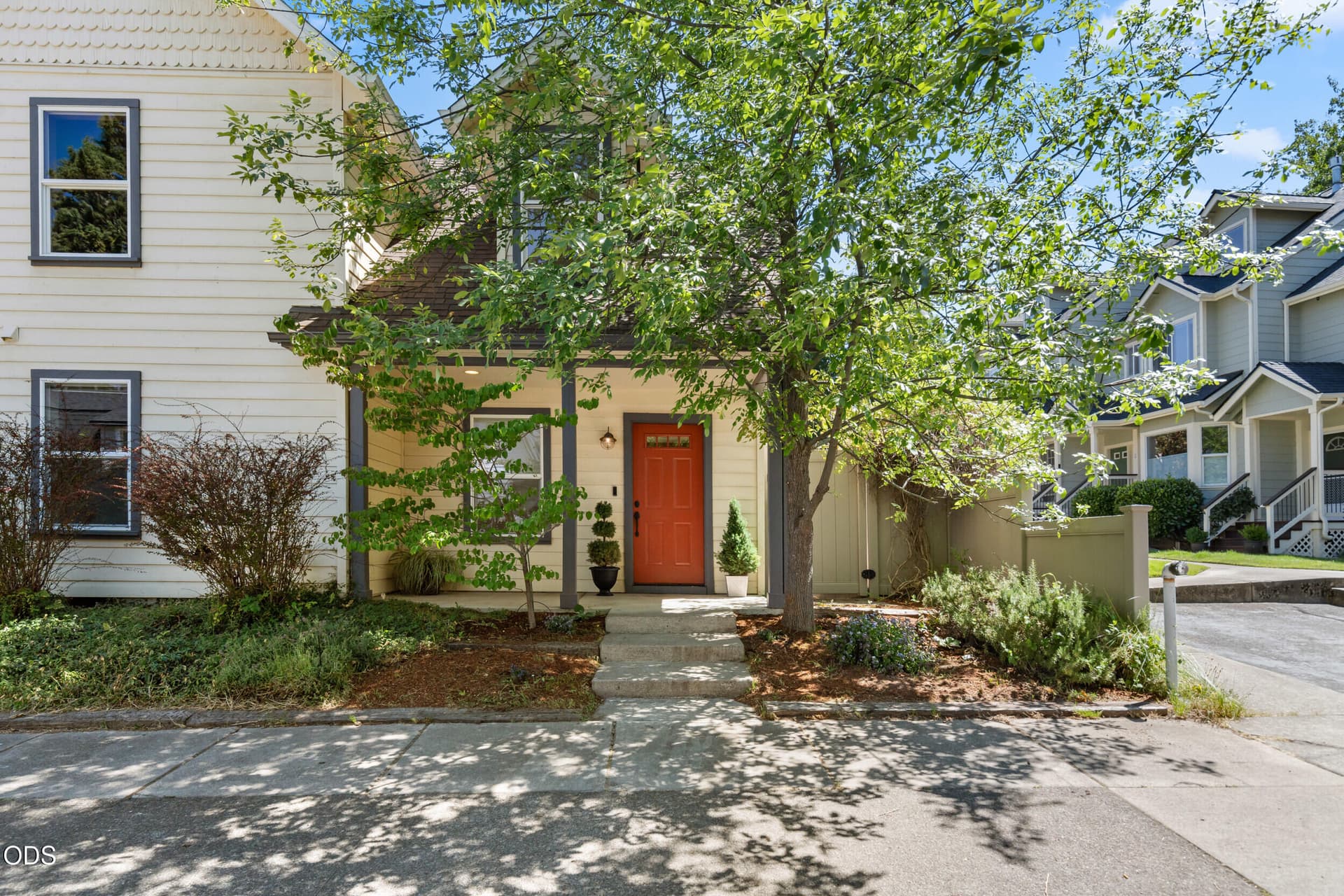 923 bellview ave - 1. Photo 2 of 47, 923 Bellview Avenue Unit 2, Ashland, OR 97520