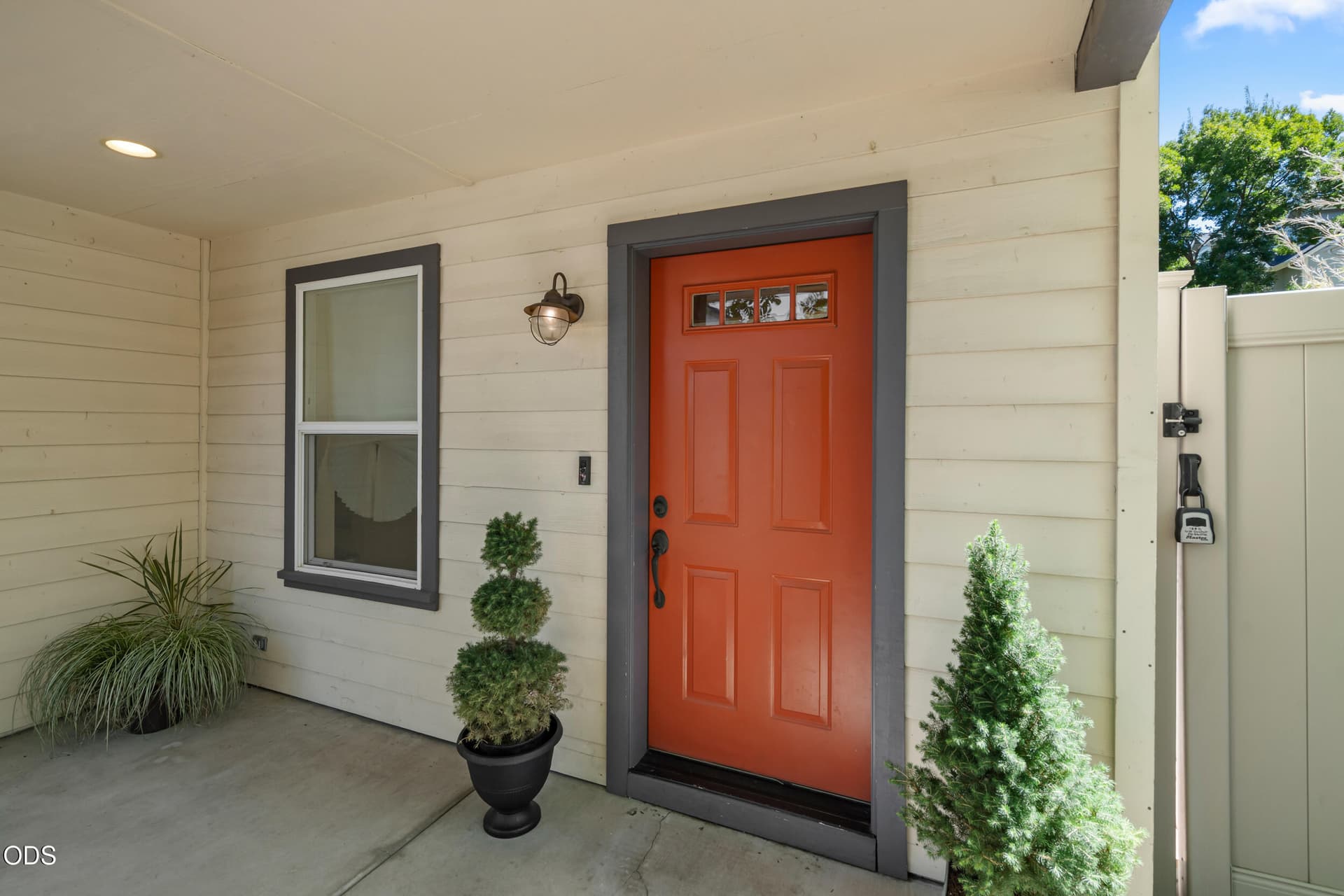 923 bellview ave - 5. Photo 3 of 47, 923 Bellview Avenue Unit 2, Ashland, OR 97520