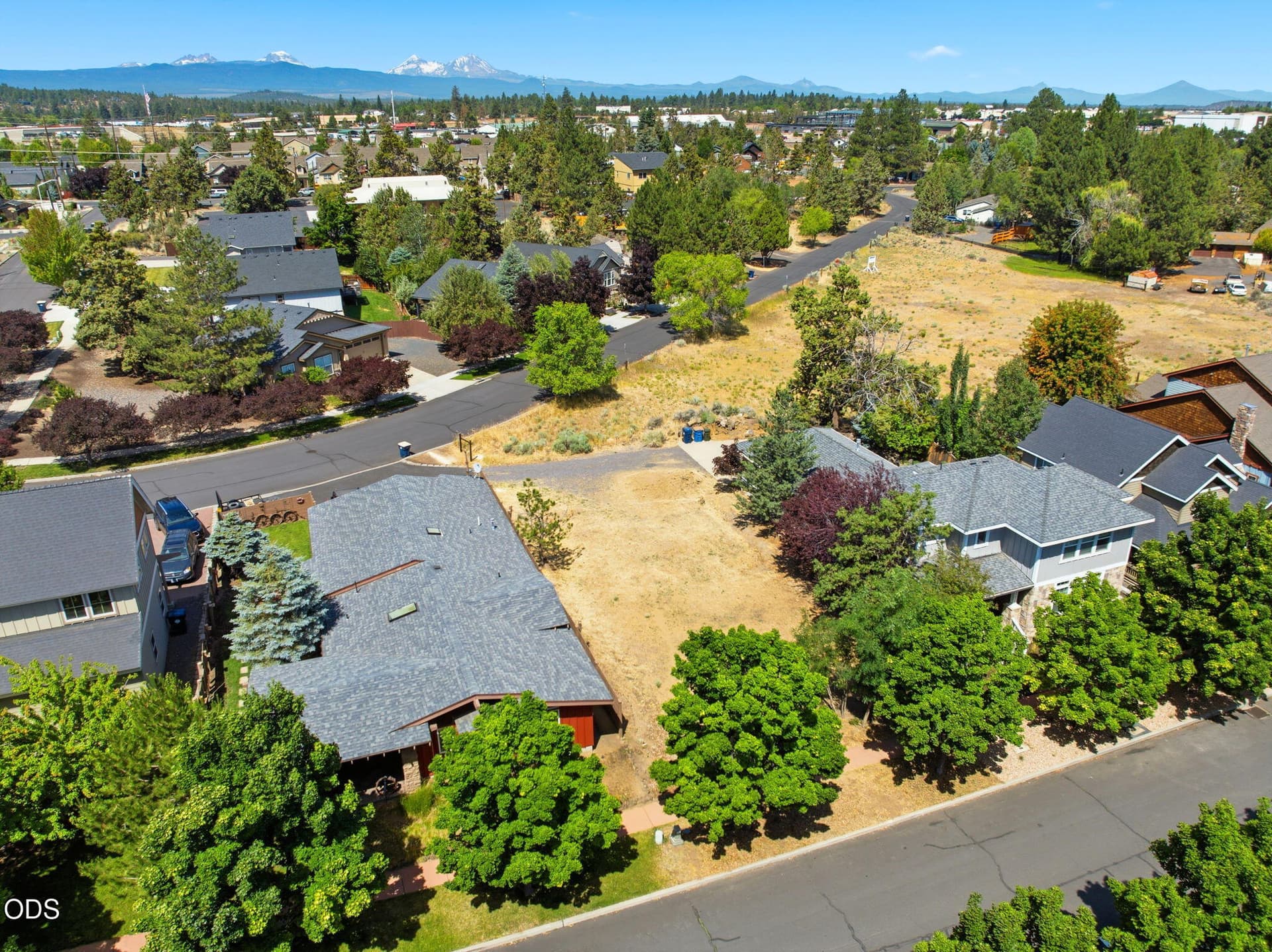 2-web-or-mls-Riley_Visuals_002. Photo 2 of 13, 63213 Logan Avenue, Bend, OR 97701