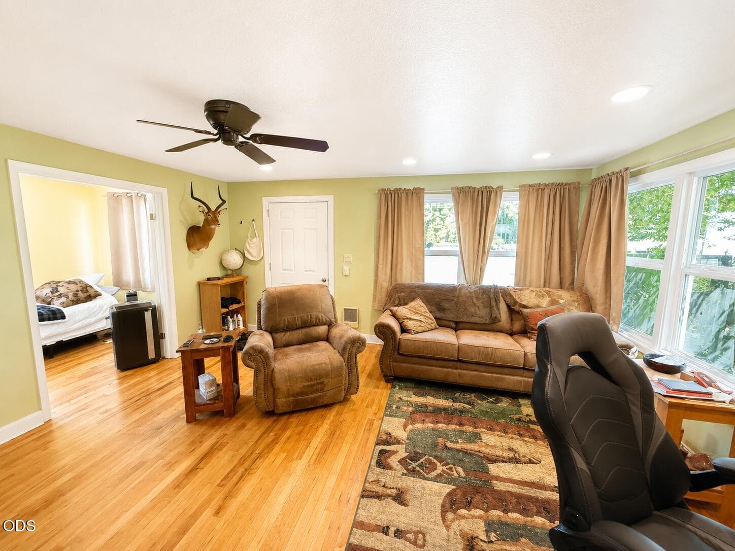03. Photo 4 of 14, 445 SE Fairview Street, Prineville, OR 97754