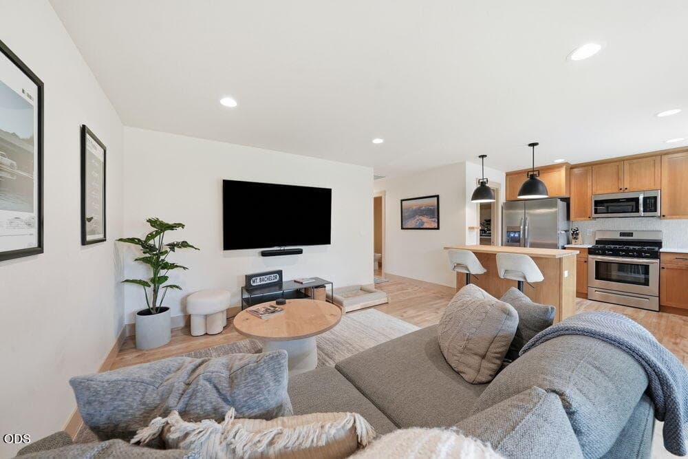 01_13-web-or-mls-Riley_Visuals-13. Photo 4 of 12, 62851 NE Daniel Road Unit # 2, Bend, OR 97701