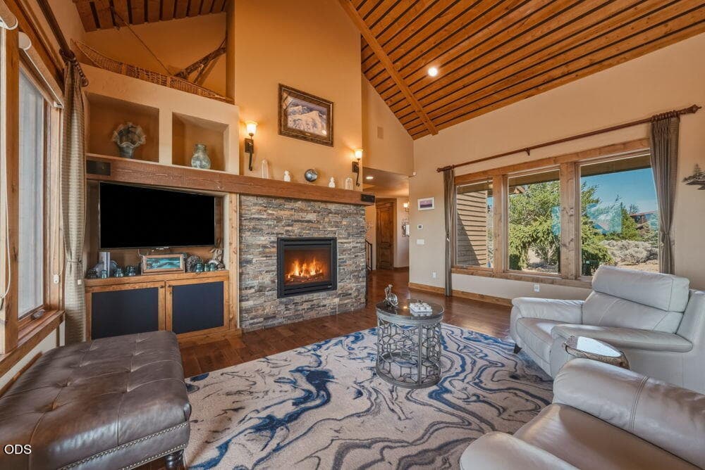 30-web-or-mls-Riley_Visuals-30. Photo 3 of 48, 17171 SW Chaparral Drive, Powell Butte, OR 97753