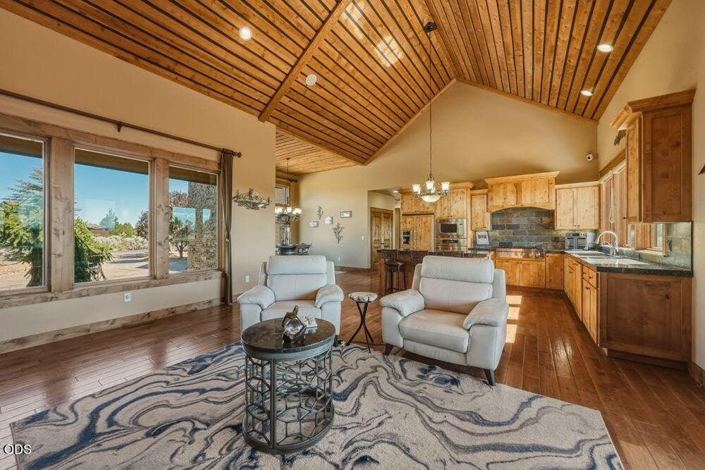 31-web-or-mls-Riley_Visuals-31. Photo 4 of 48, 17171 SW Chaparral Drive, Powell Butte, OR 97753