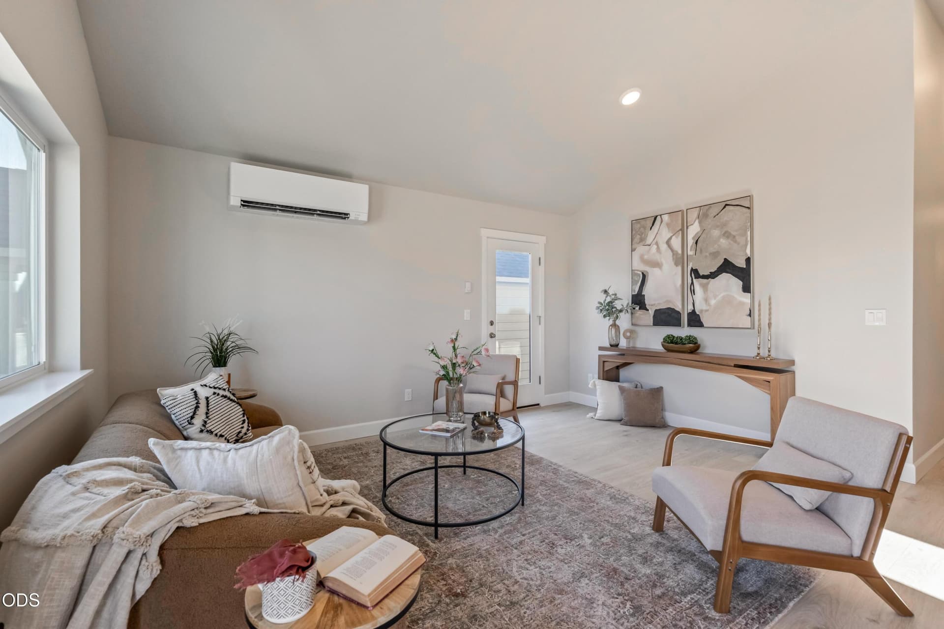 Vaulted ceilings. Photo 5 of 16, 3999 SW Obsidian Place Unit 144, Redmond, OR 97756