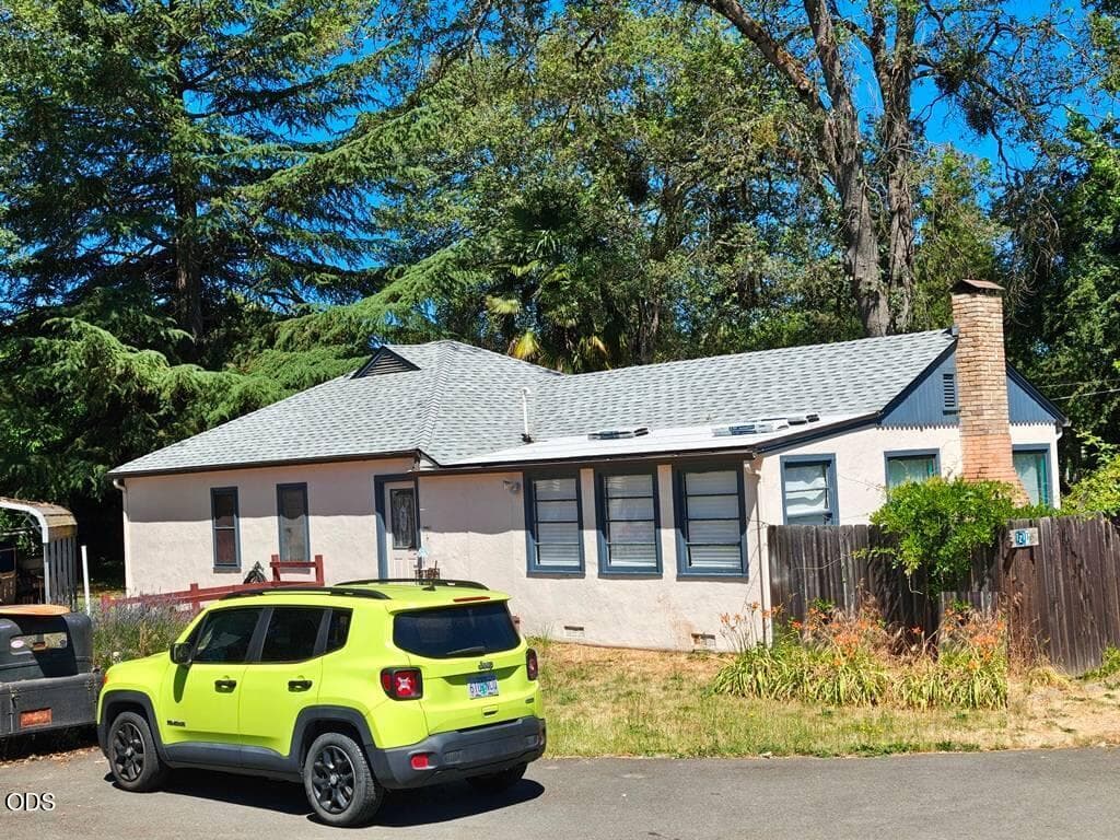AA-New-Roof_No-Sign_1213-E-Park-St. Photo 1 of 18, 1213 E Park Street, Grants Pass, OR 97527