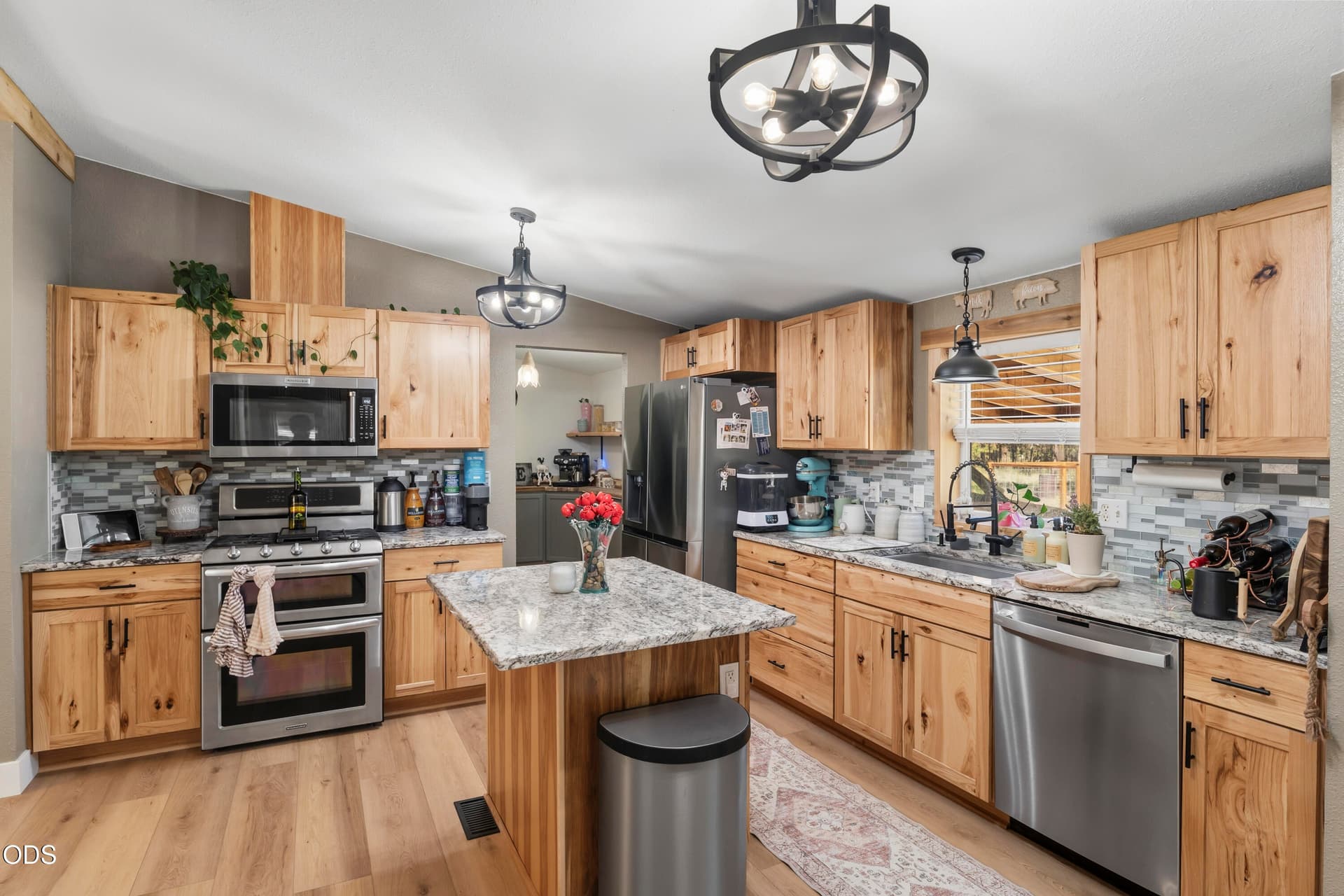 sgkitchen. Photo 5 of 28, 17876 R U Guelfi Road, Bend, OR 97707