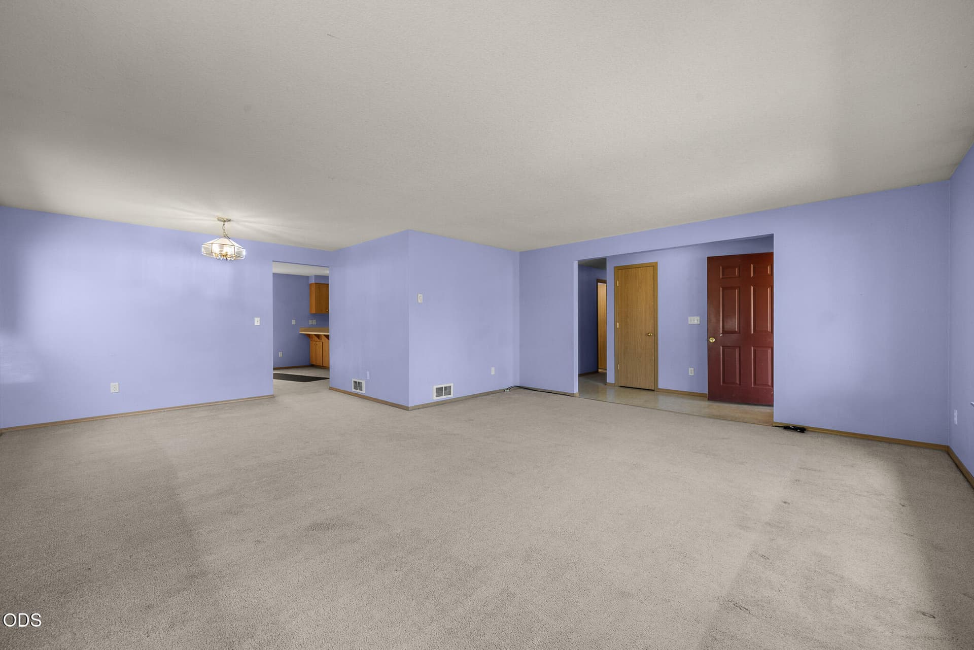 Living room. Photo 5 of 27, 1552 NE Deedie Court, Prineville, OR 97754