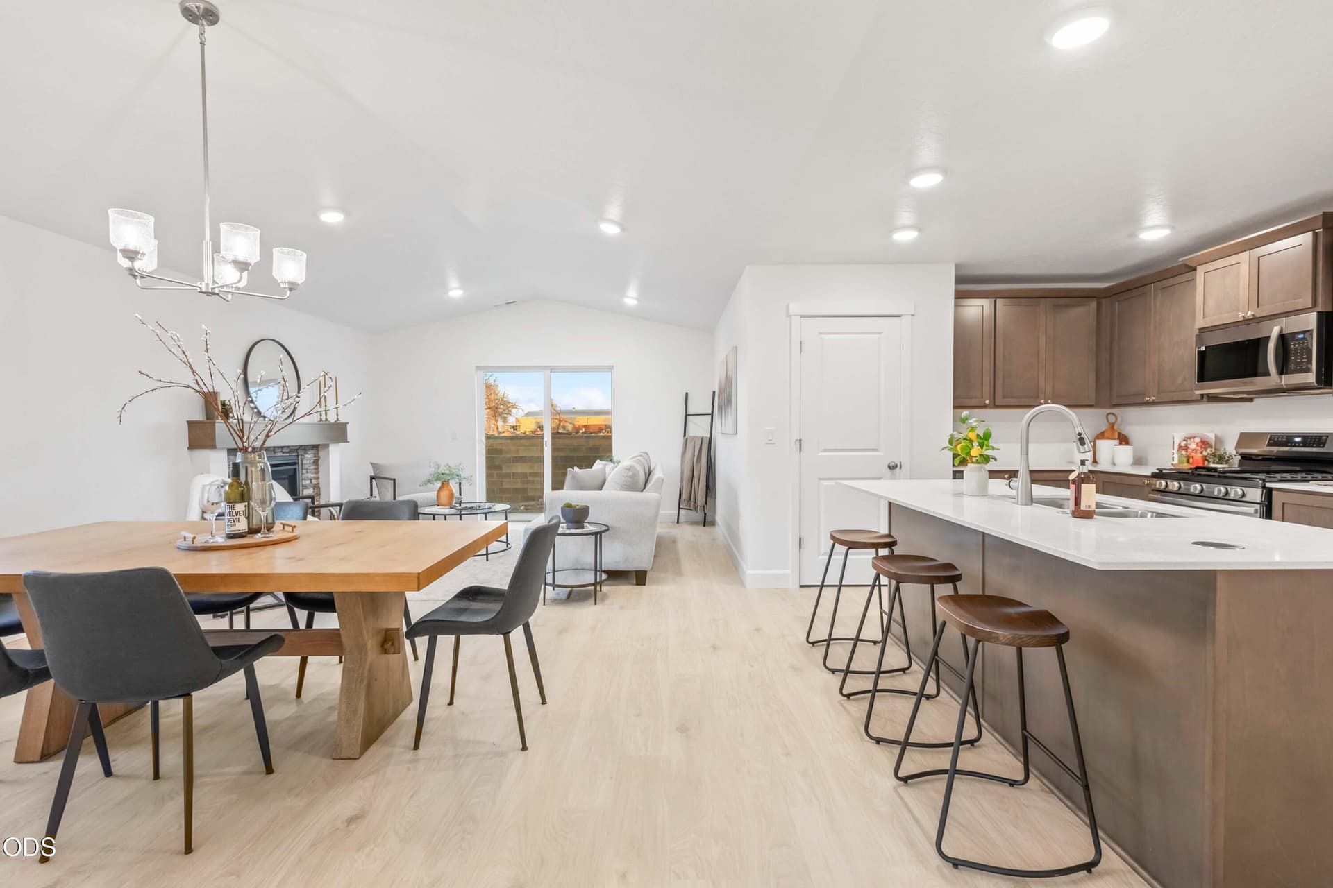 Open Design. Photo 5 of 25, 4090 SW Pumice Avenue Unit 78, Redmond, OR 97756