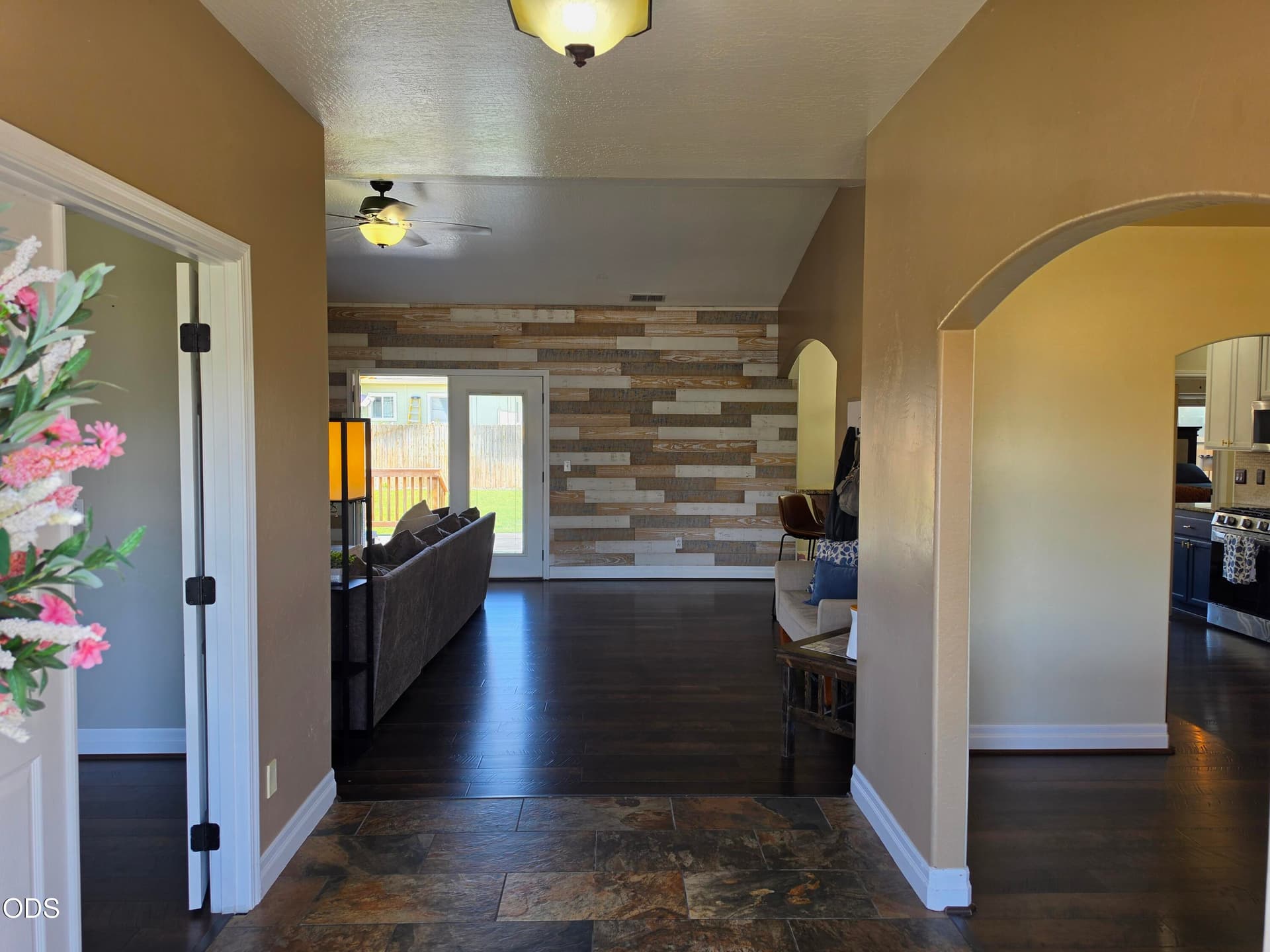 Entry. Photo 4 of 51, 6405 Ventura Drive, Klamath Falls, OR 97603