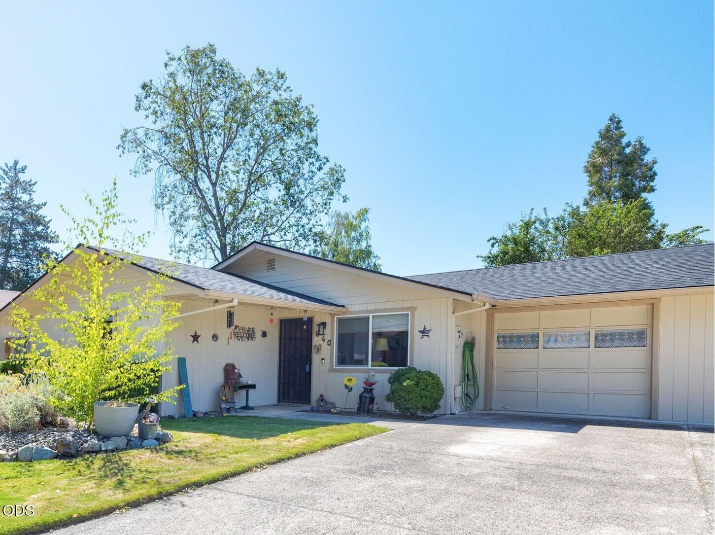 primary photo. Photo 2 of 26, 640 SW Sunwood Way, Grants Pass, OR 97526