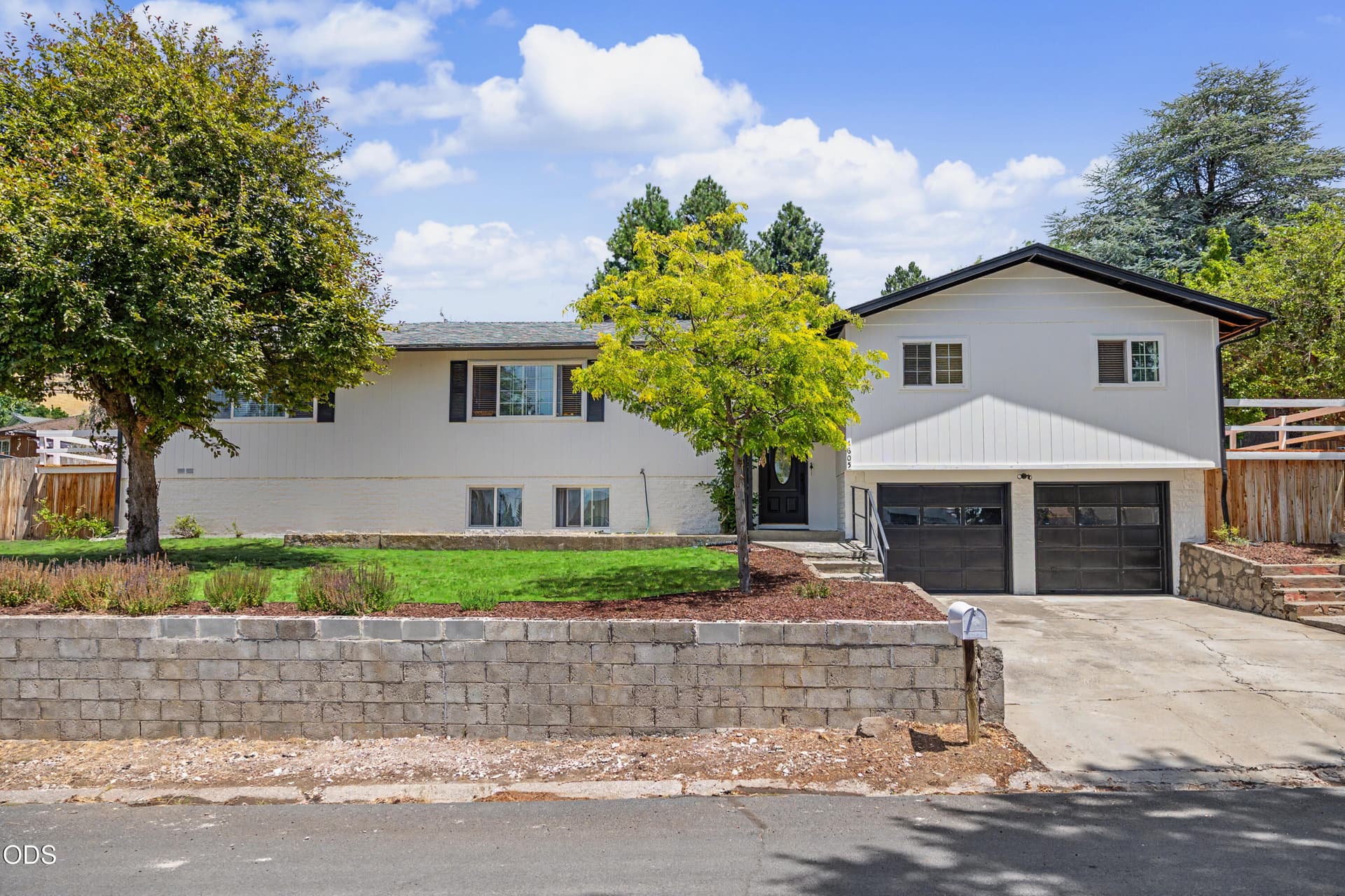 335A2105. Photo 1 of 37, 1605 Tamera Drive, Klamath Falls, OR 97603