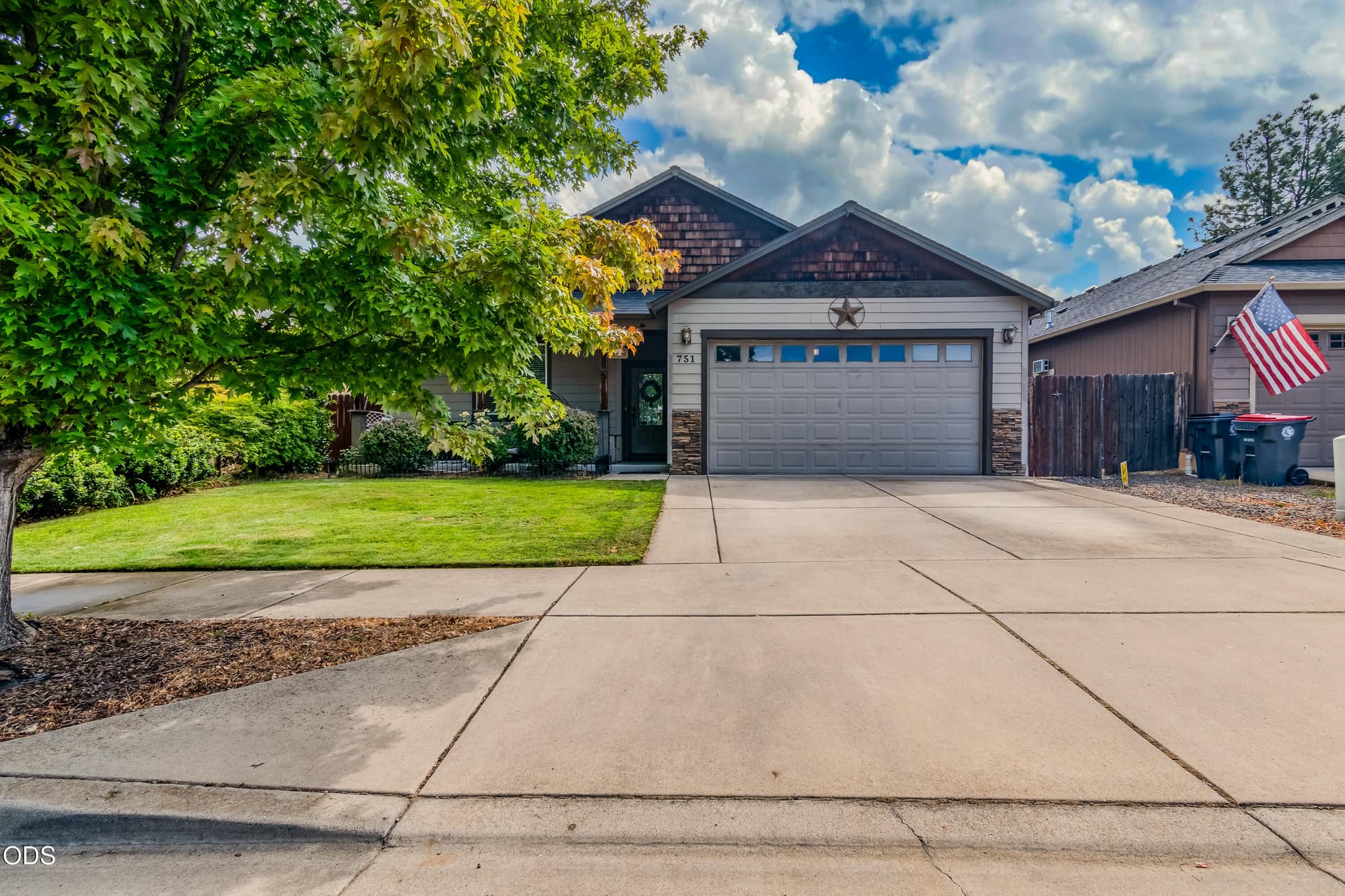 01. Photo 1 of 23, 751 Tivoli Drive, Medford, OR 97501