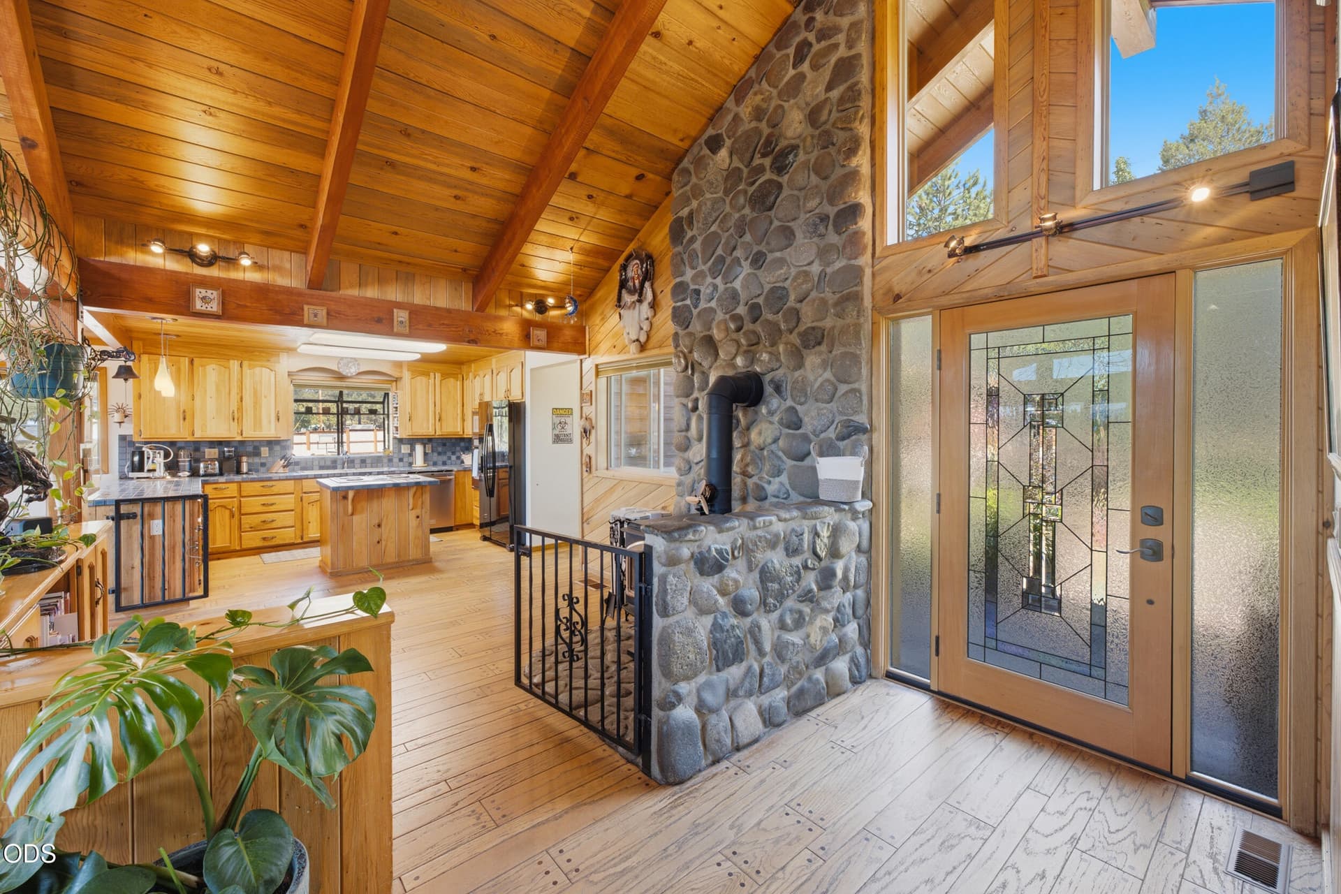 6. Photo 5 of 62, 16760 Doe Place, La Pine, OR 97739