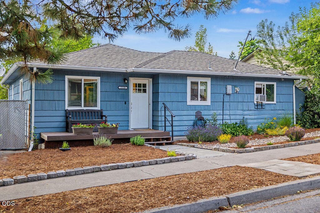 335A2236. Photo 2 of 34, 2110 Holabird Avenue, Klamath Falls, OR 97601