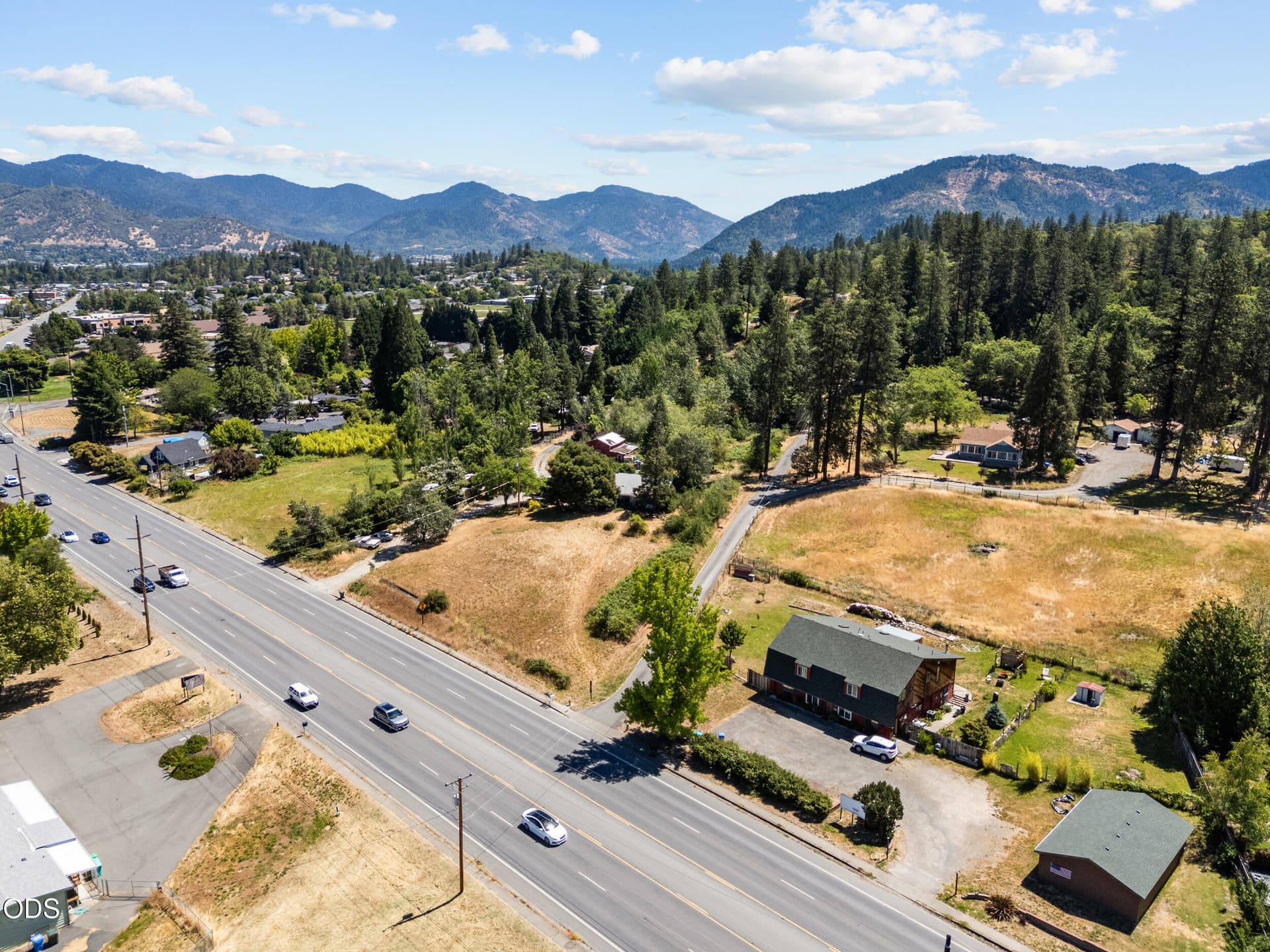 1_2131 williams hwy-drone-01. Photo 5 of 18, 2131 Williams Highway, Grants Pass, OR 97527