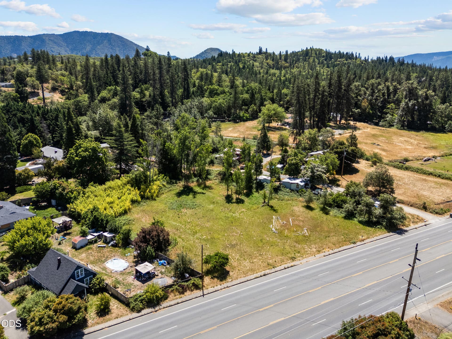 15_2131 williams hwy-drone-15. Photo 3 of 18, 2131 Williams Highway, Grants Pass, OR 97527
