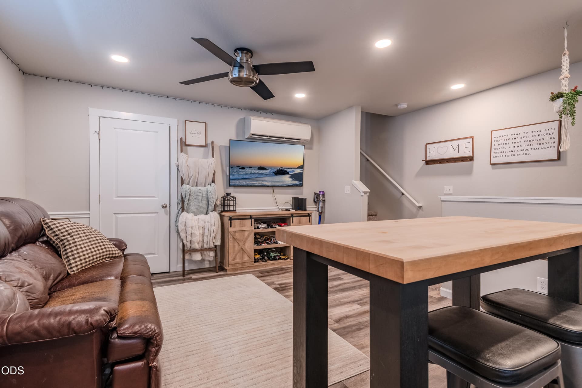 01-5. Photo 5 of 15, 7810 Jacqueline Way, White City, OR 97503