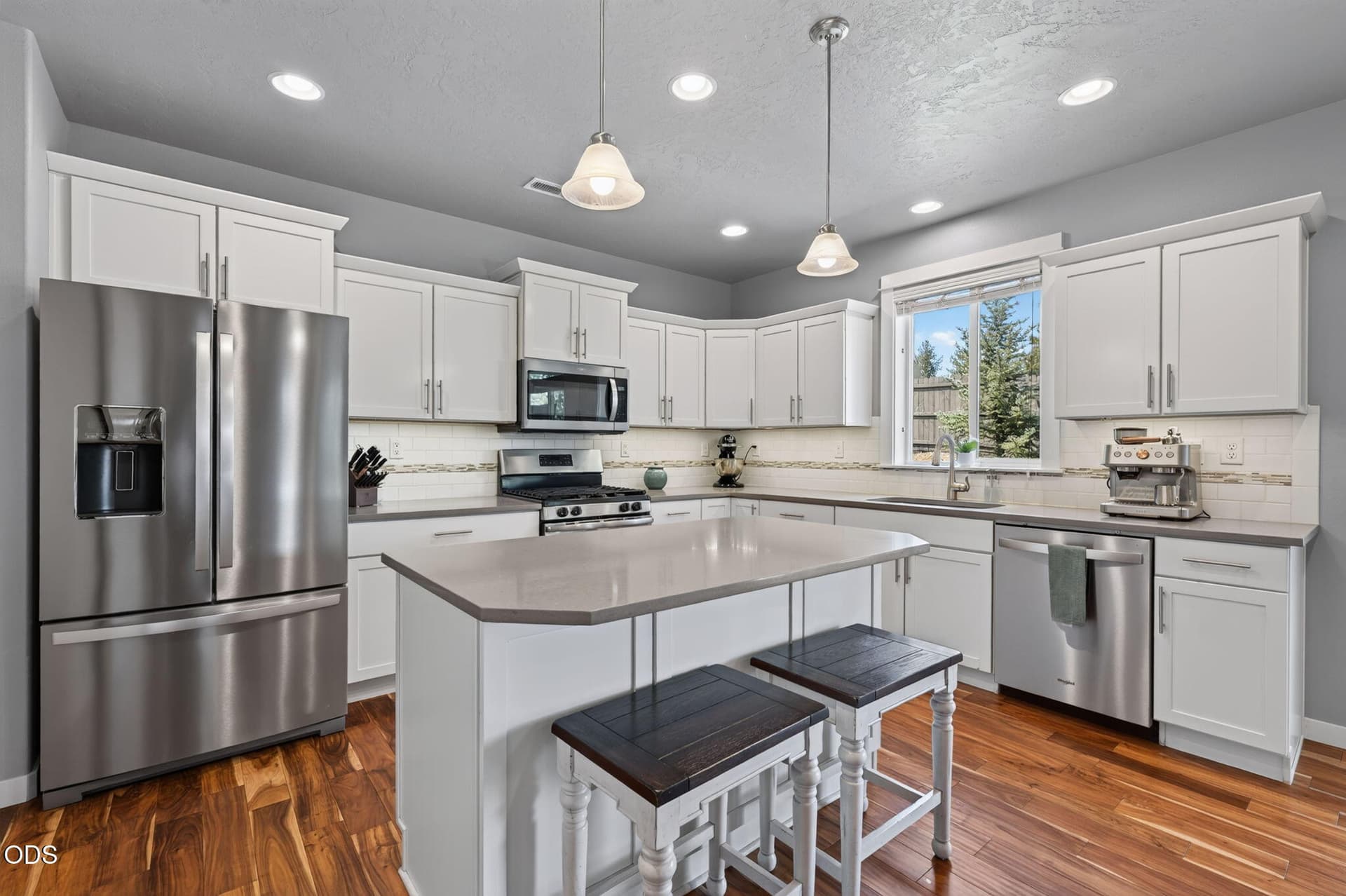 Kitchen. Photo 3 of 42, 20496 SE Clover Crest Court, Bend, OR 97702
