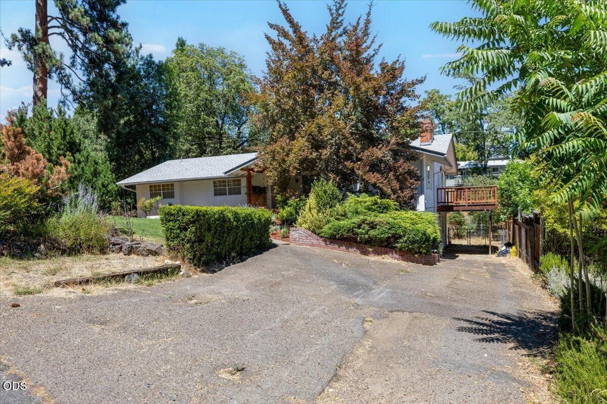 01-CI_2487. Photo 2 of 38, 340 Miner Way, Jacksonville, OR 97530