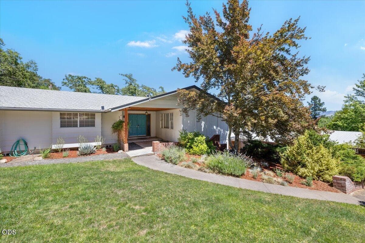 03-CI_2497. Photo 3 of 38, 340 Miner Way, Jacksonville, OR 97530