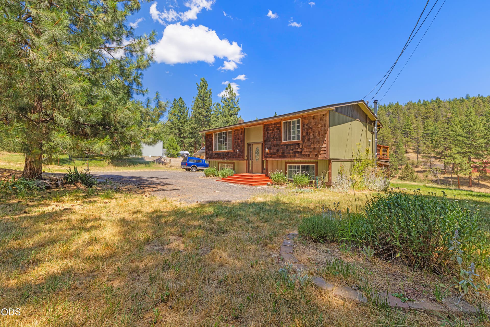 8511McLaughlinLn-18. Photo 3 of 54, 8511 McLaughlin Lane, Klamath Falls, OR 97601