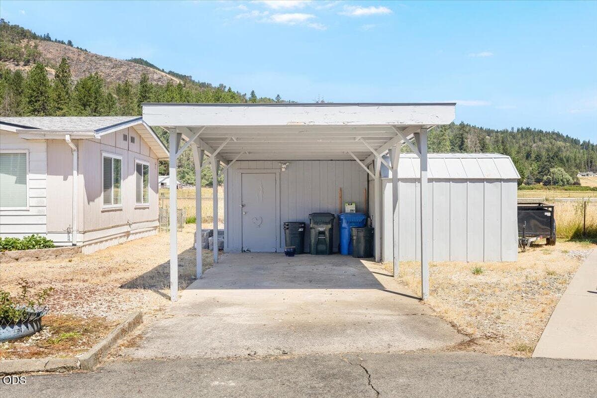02-CI_3835. Photo 2 of 21, 315 W Evans Creek Road Unit UNIT 6, Rogue River, OR 97537