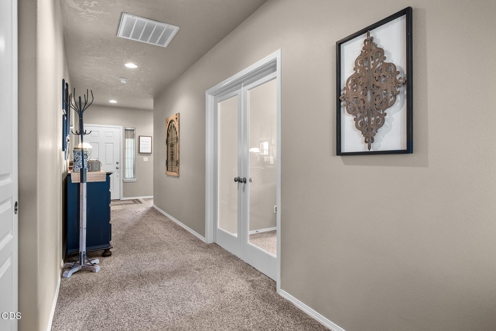 Hallway. Photo 3 of 28, 4510 SW Umatilla Avenue, Redmond, OR 97756
