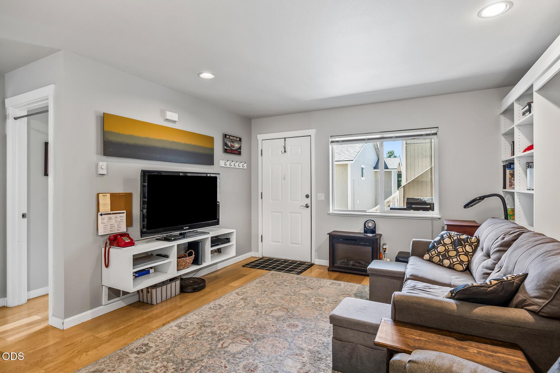 5. Living Room. Photo 5 of 30, 1527 NW Juniper Street Unit APT 2, Bend, OR 97703