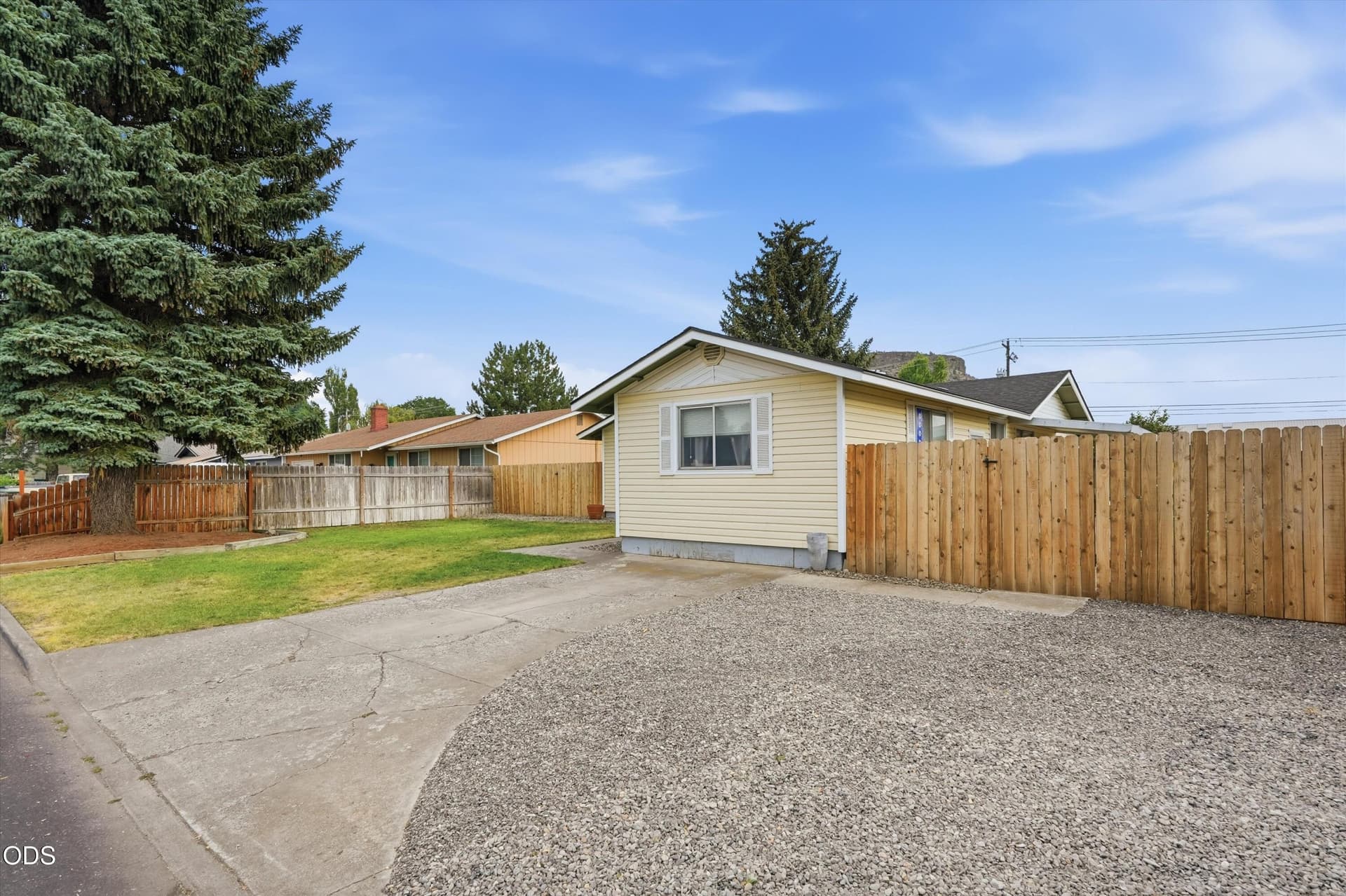 01-1242 SE 8th St-1. Photo 3 of 27, 1242 SE 8th Street, Prineville, OR 97754