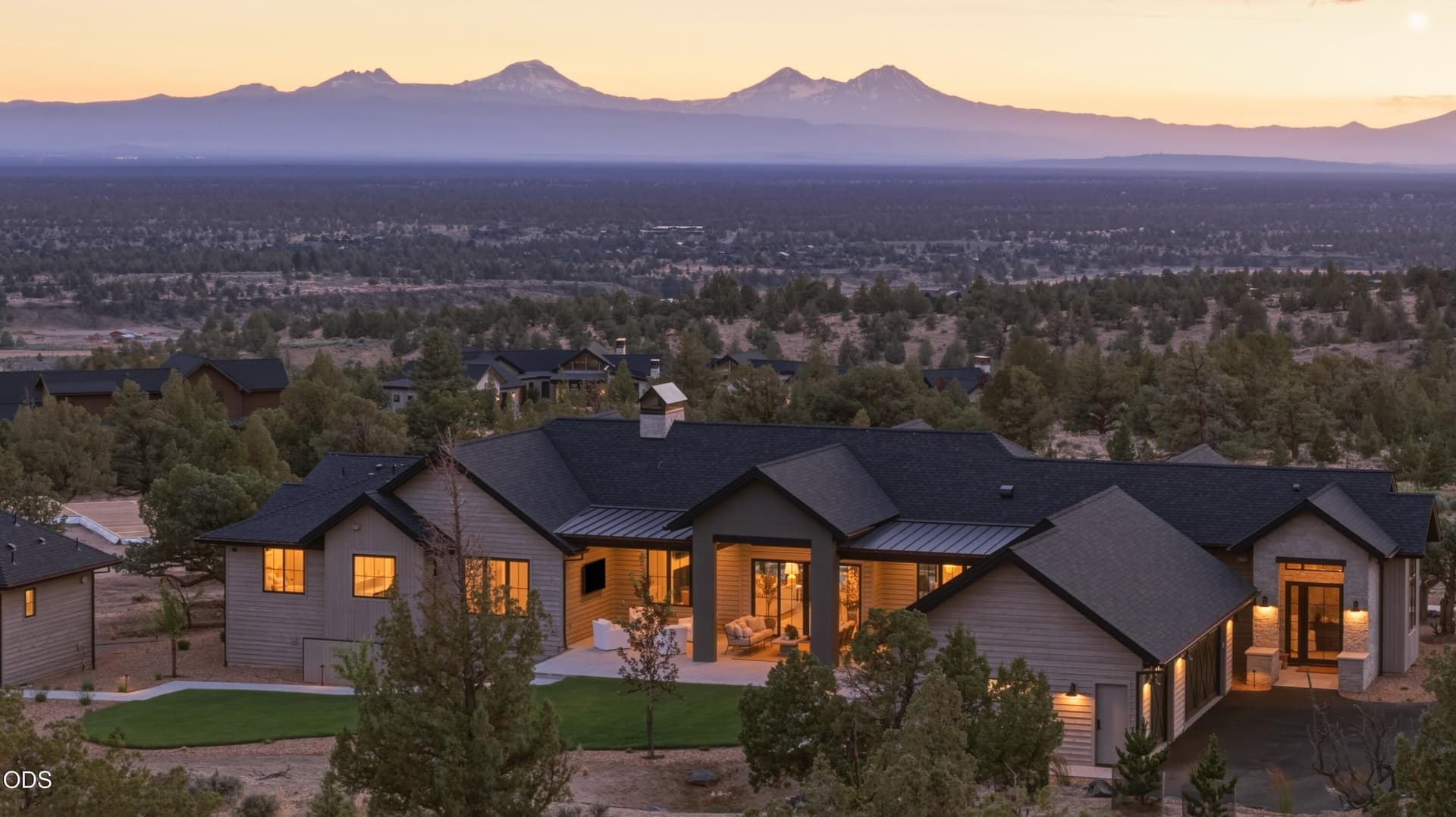 41-print-Riley Visuals -41. Photo 2 of 86, 17008 SW Paragon Court, Powell Butte, OR 97753