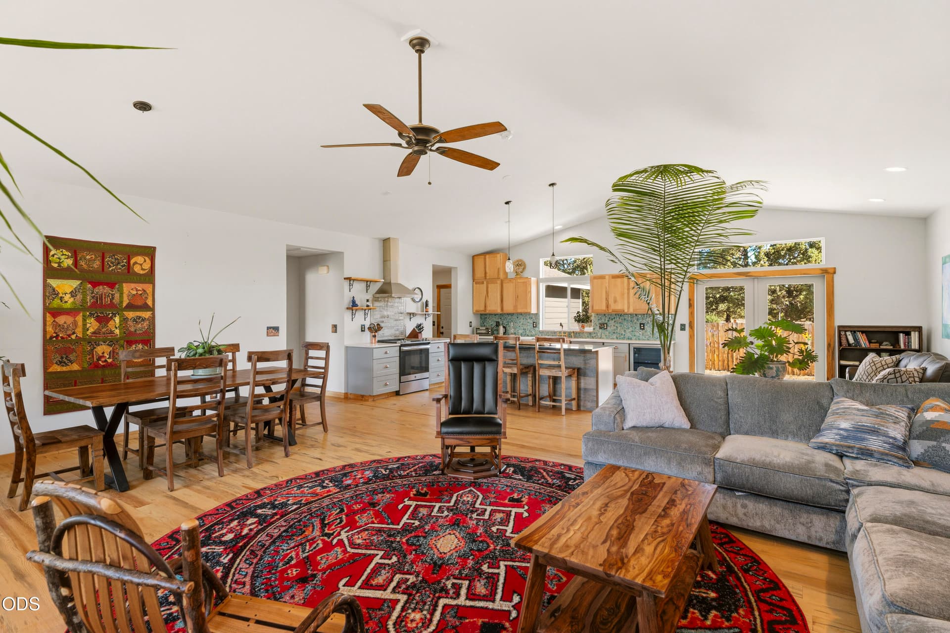 23-Living Room. Photo 4 of 51, 14557 SW Pony Trail, Terrebonne, OR 97760