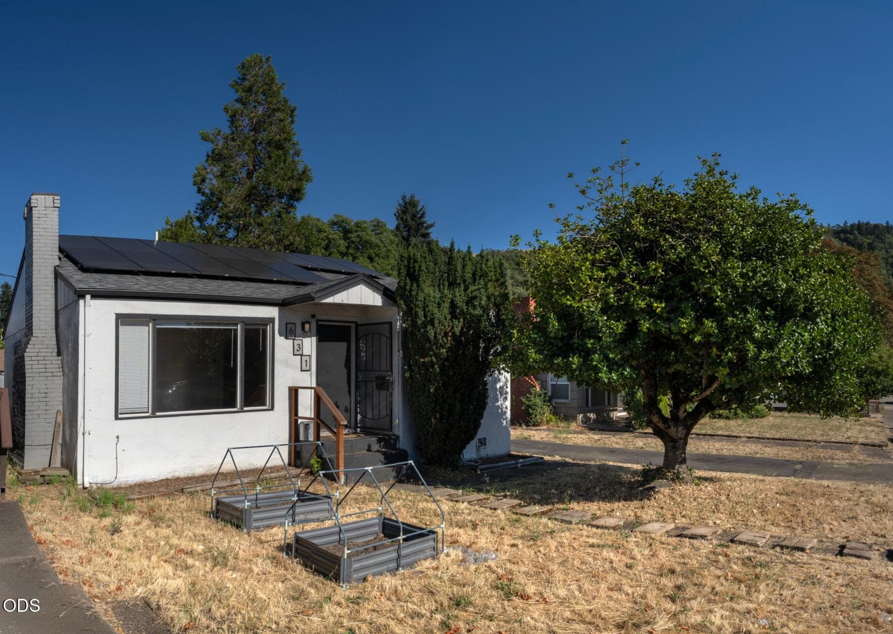 DSC03408pic1. Photo 1 of 14, 631 W Union Street, Roseburg, OR 97471
