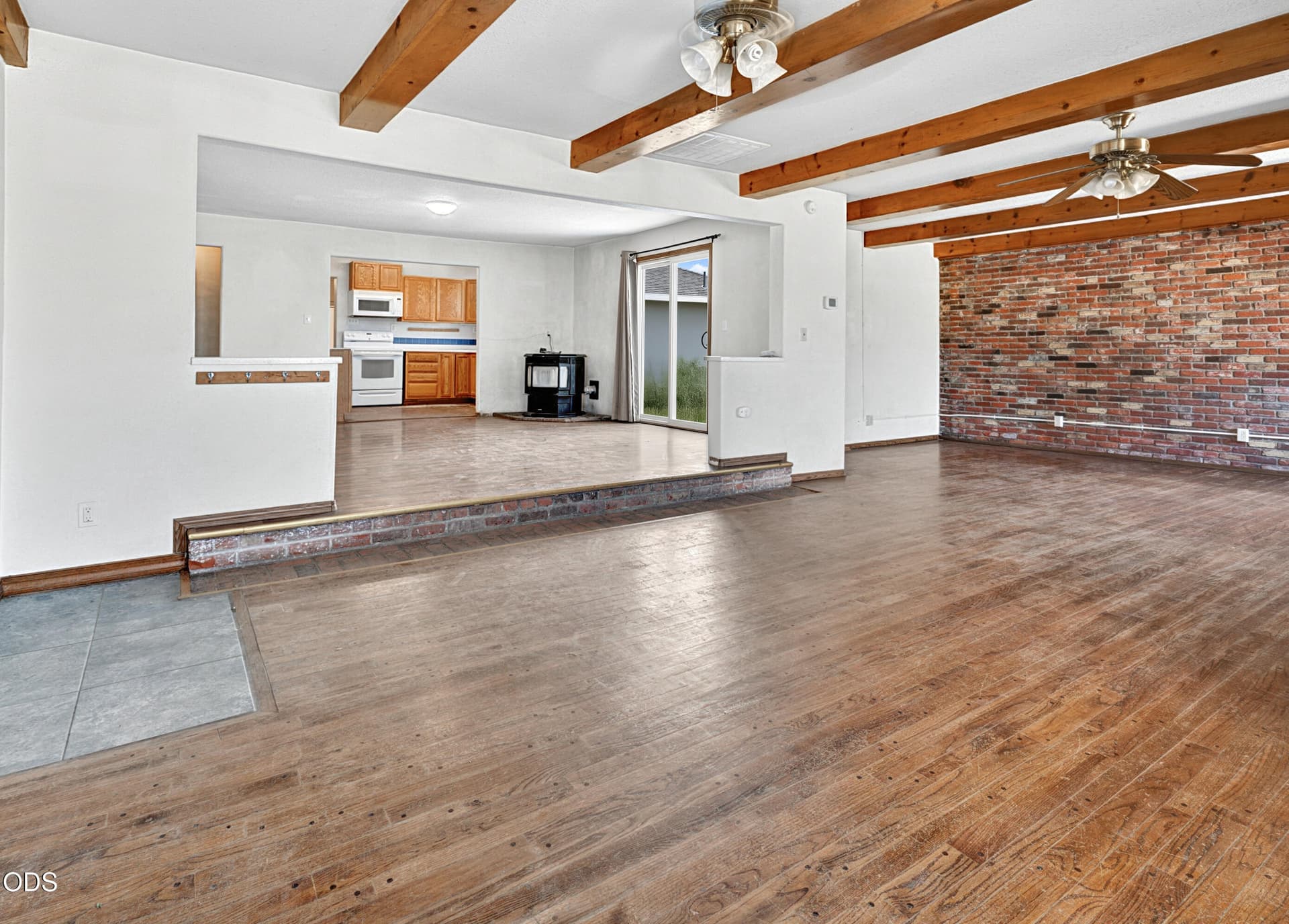 2-living into dining. Photo 2 of 29, 29277 Highway 97, Chiloquin, OR 97624