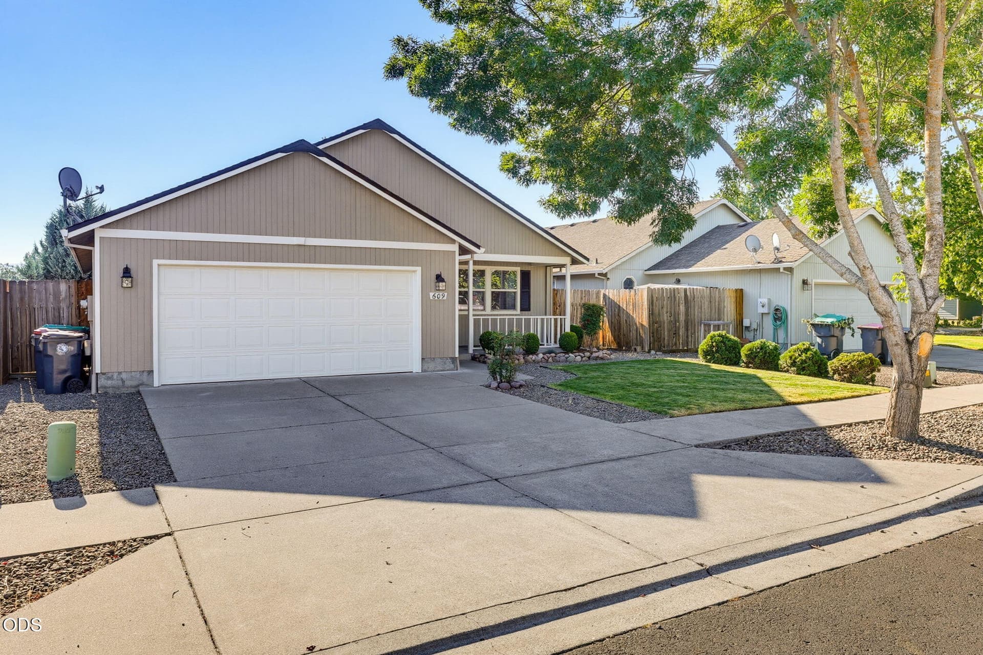APX_1081. Photo 4 of 40, 609 Allison Way, Medford, OR 97501
