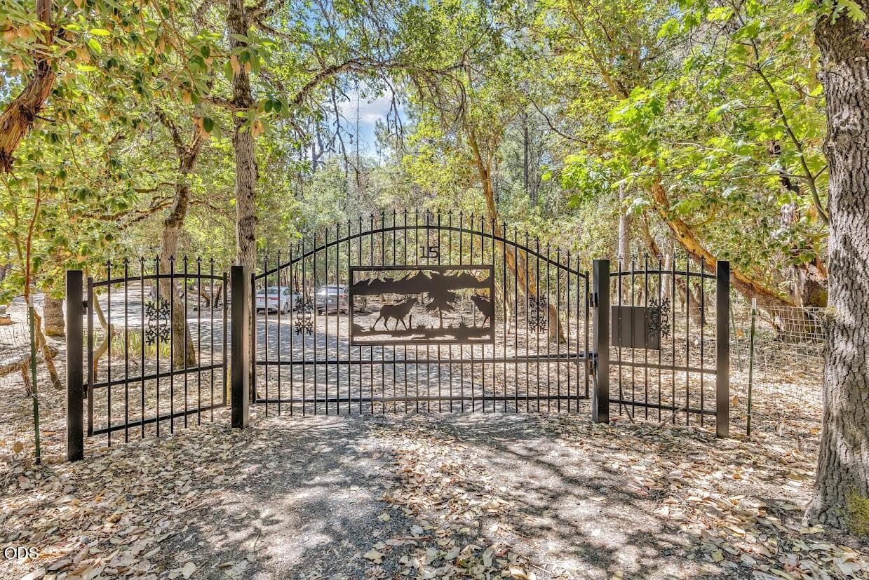 grand gate enterance. Photo 3 of 31, 15 Twin Oaks Road, Jacksonville, OR 97530