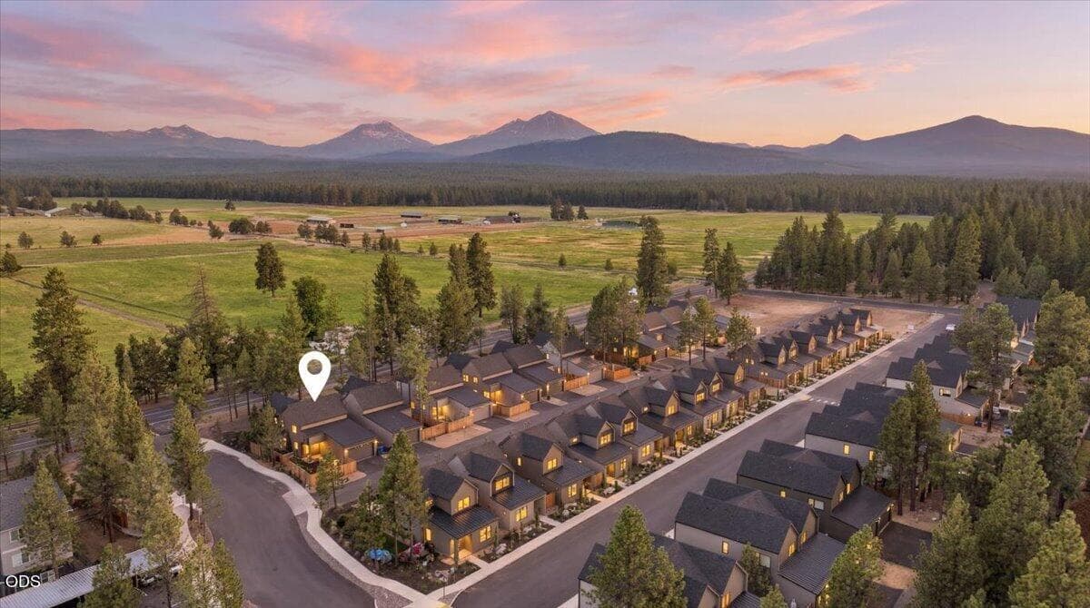 Overview. Photo 2 of 52, 916 W McKenzie Highway Unit Lot 60, Sisters, OR 97759