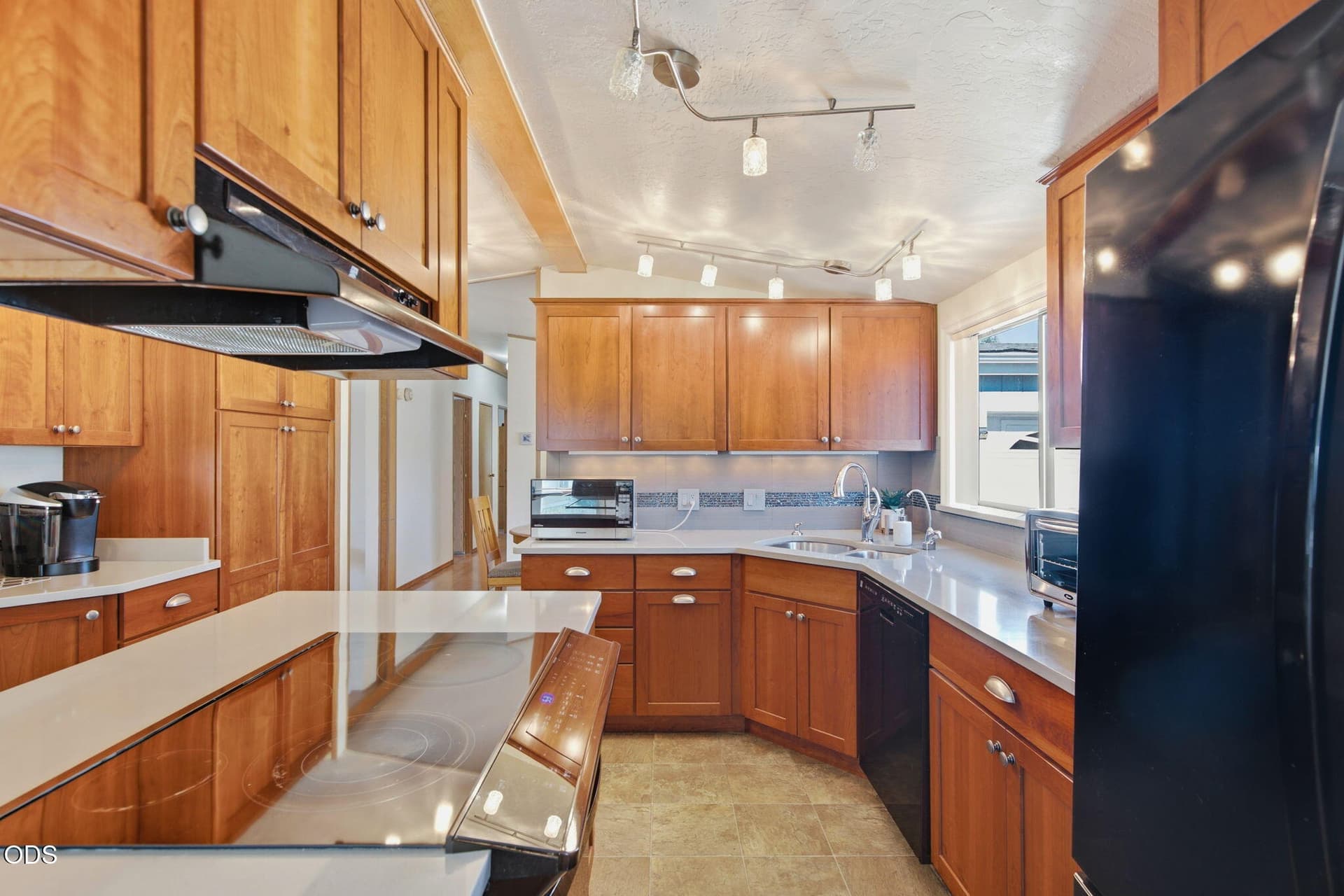 9-web-or-mls-1865-tamarac-ln. Photo 5 of 39, 1865 Tamarac Lane, Grants Pass, OR 97527
