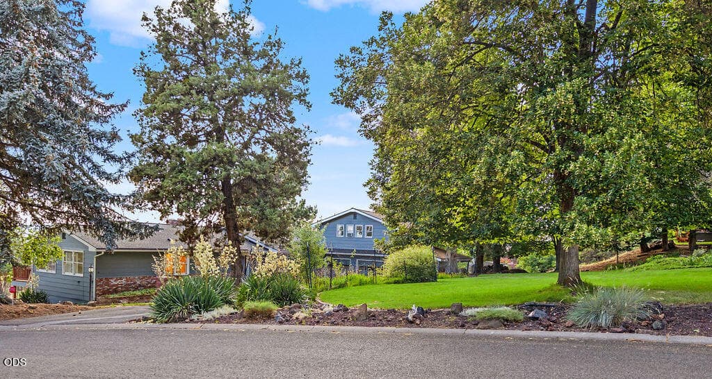 1. Photo 2 of 65, 6727 Kimberly Court, Klamath Falls, OR 97603