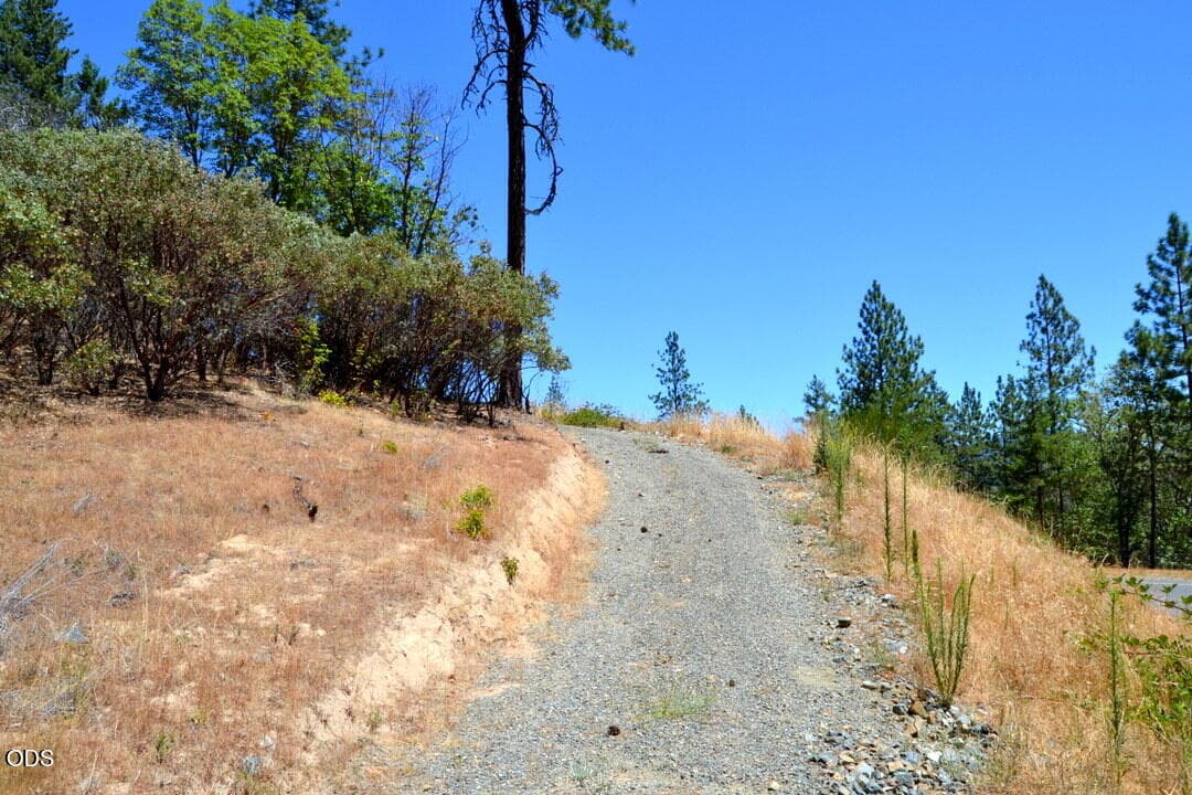 DSC_9804. Photo 2 of 11, 2030 Sylvan Drive, Grants Pass, OR 97527
