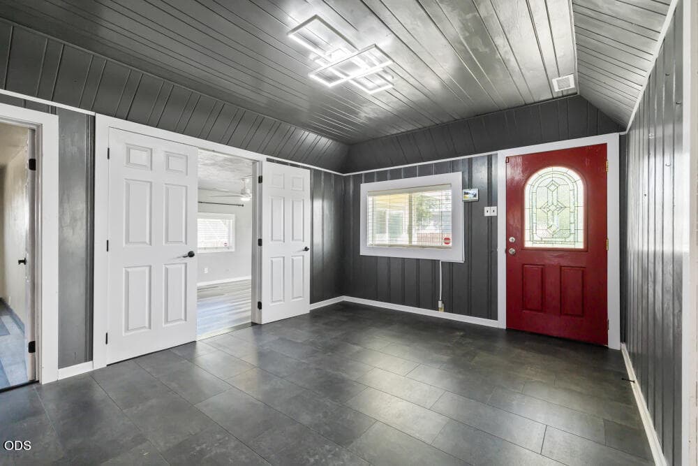 1140MorningsideLn-38. Photo 5 of 61, 1140 Morningside Lane, Klamath Falls, OR 97603