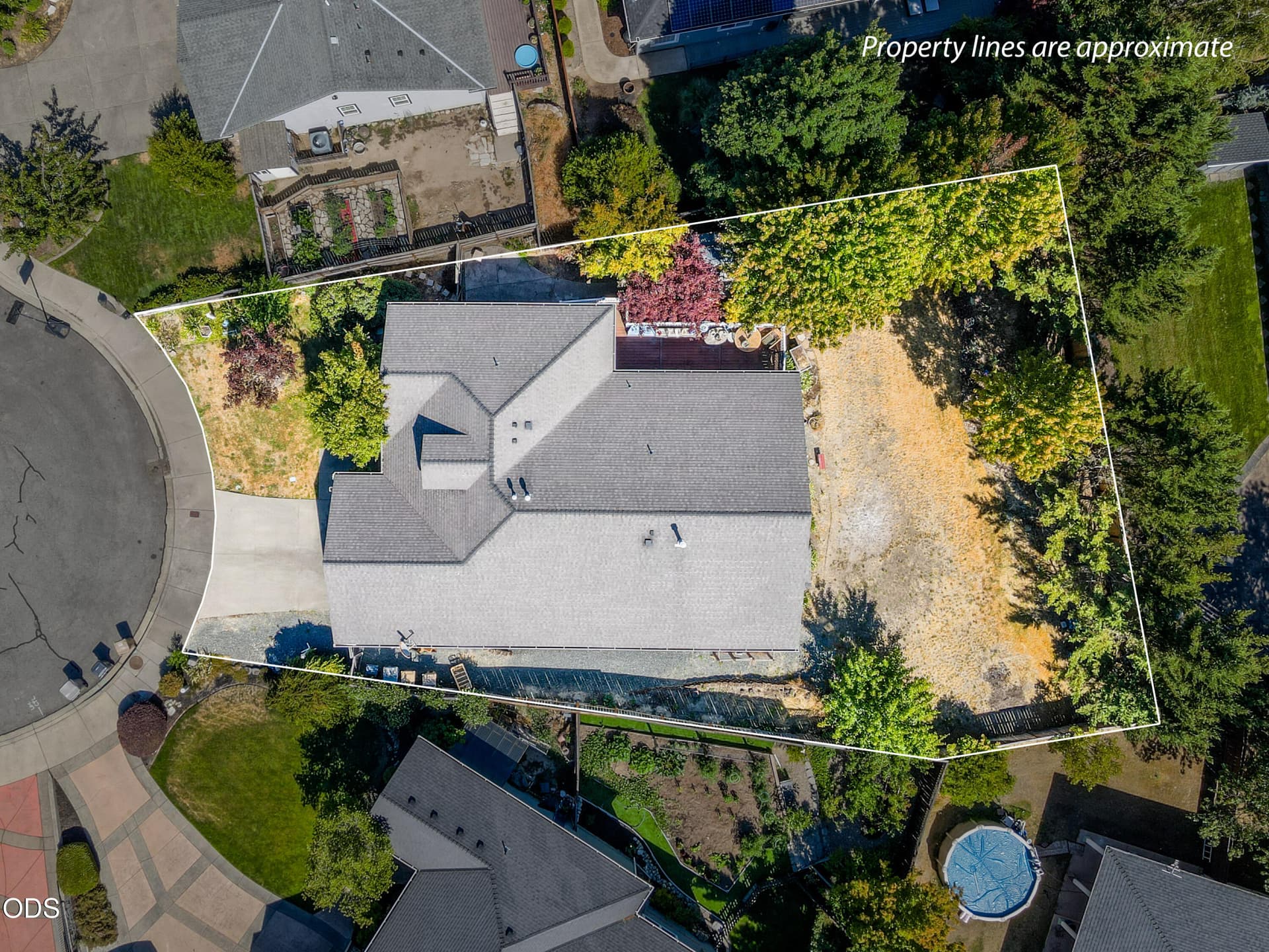 2. Photo 2 of 37, 209 NW Stone Fly Court, Grants Pass, OR 97526