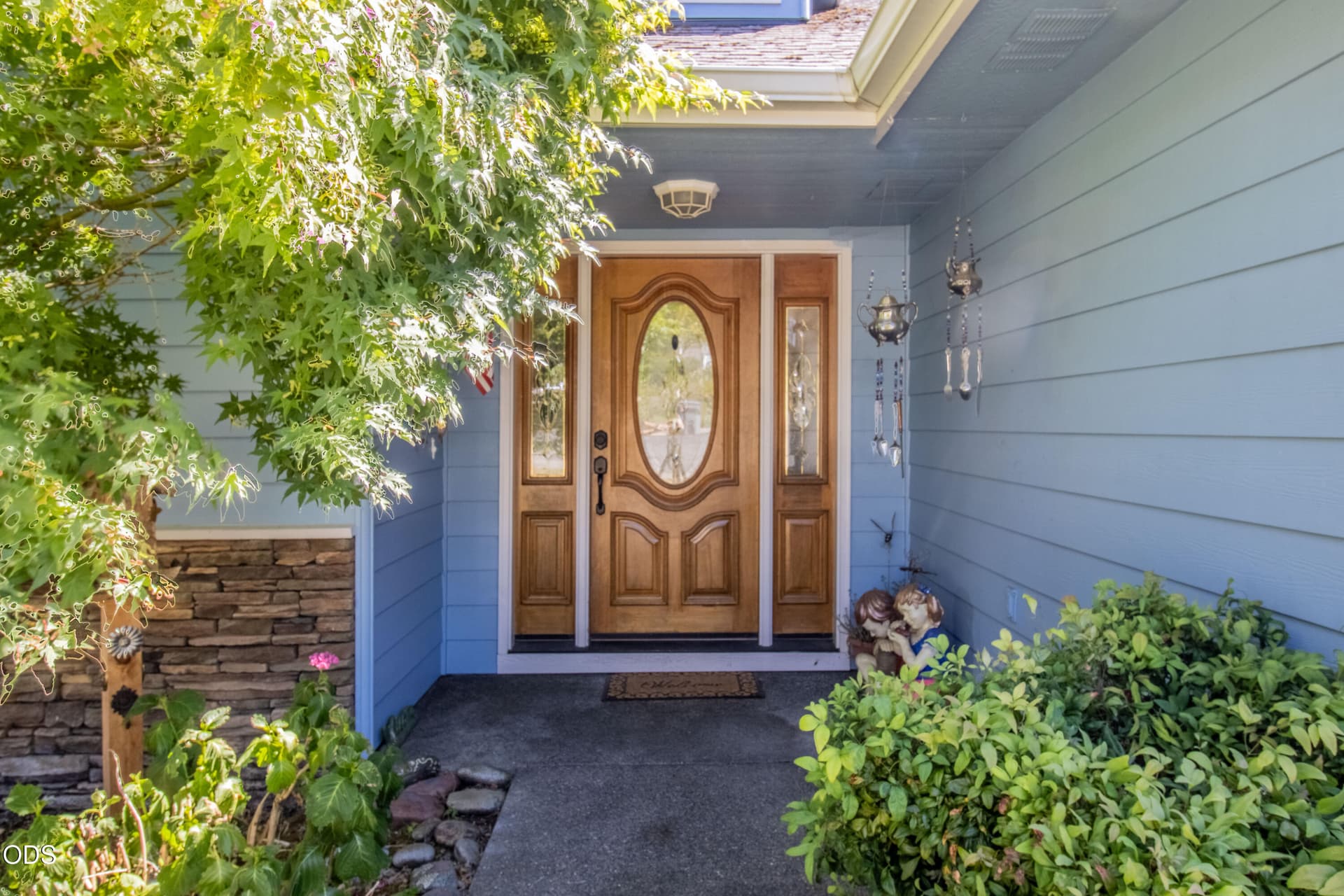 3. Photo 3 of 37, 209 NW Stone Fly Court, Grants Pass, OR 97526