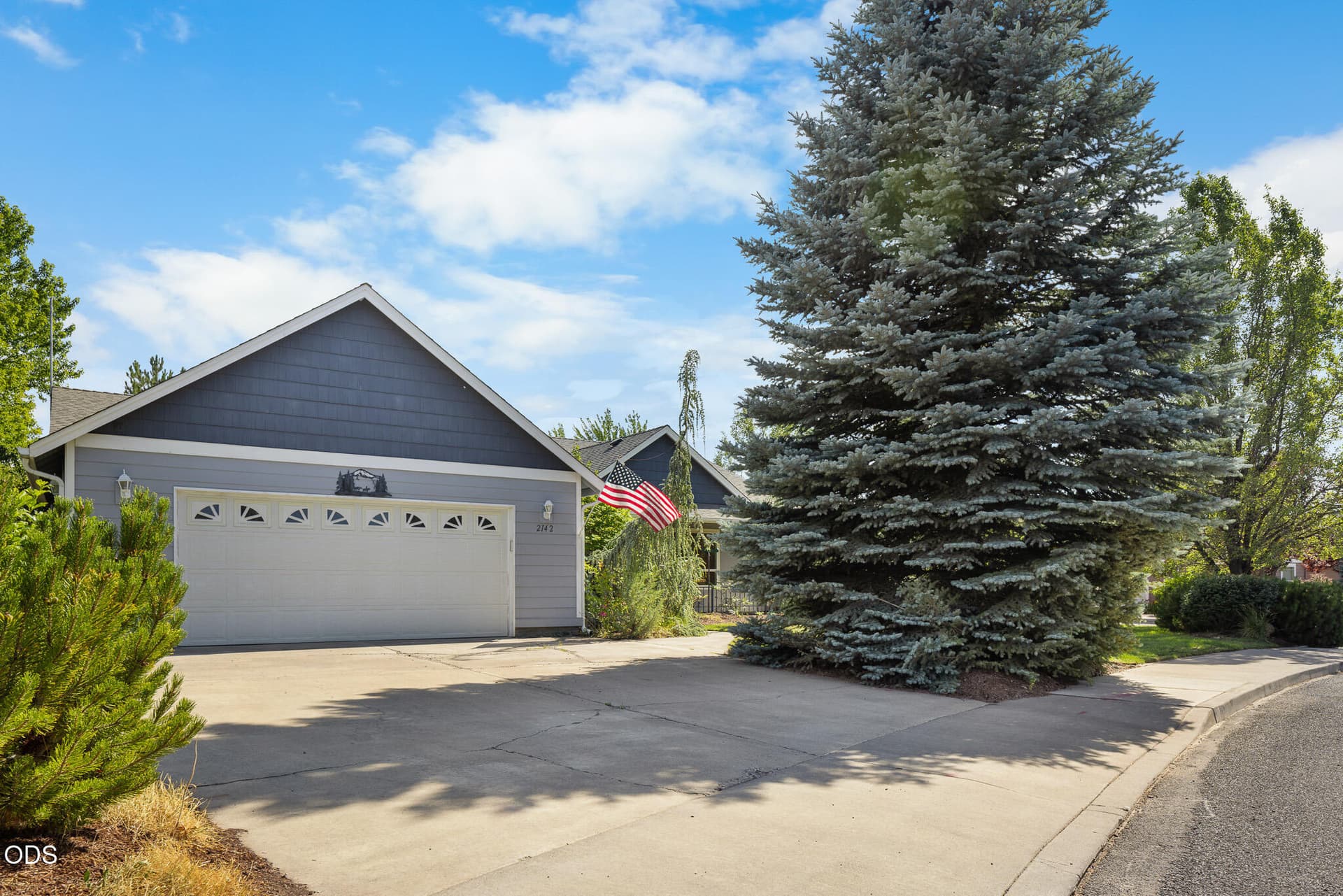 4-print-_E0A7859. Photo 3 of 53, 2142 NW Nickernut Avenue, Redmond, OR 97756